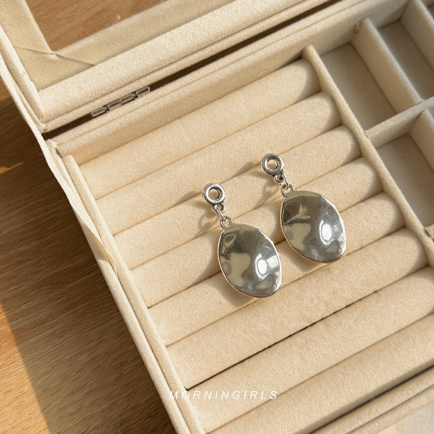 Otro Accesorio 西班牙手工飾物 - Oval Earrings
