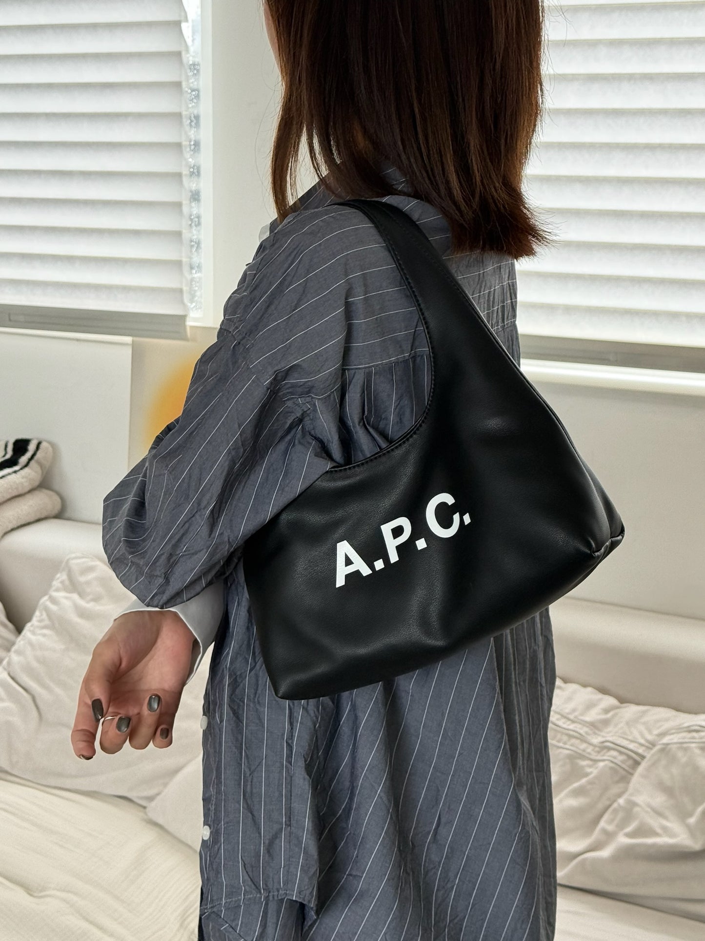 A.P.C. Baby Ninon Shoulder Bag［最新上架! 超可愛腋下袋! 全現貨發售中］