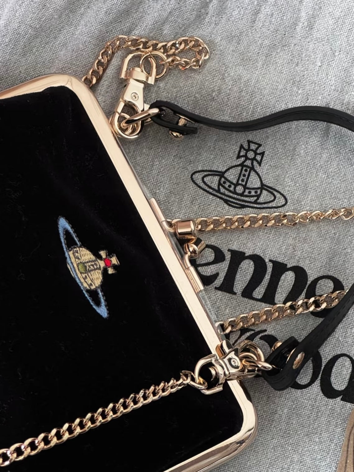 Vivienne Westwood Granny Frame Purse 經典餃子袋 天鵝絨VELVET [限時優惠中!]￼