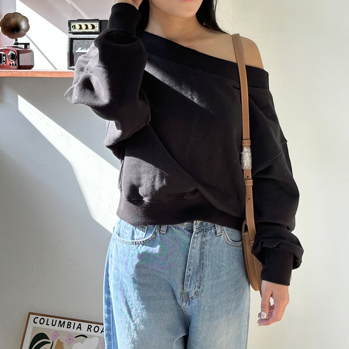 One Shoulder Loose Sweater [門市搬遷清貨限時優惠$99!]