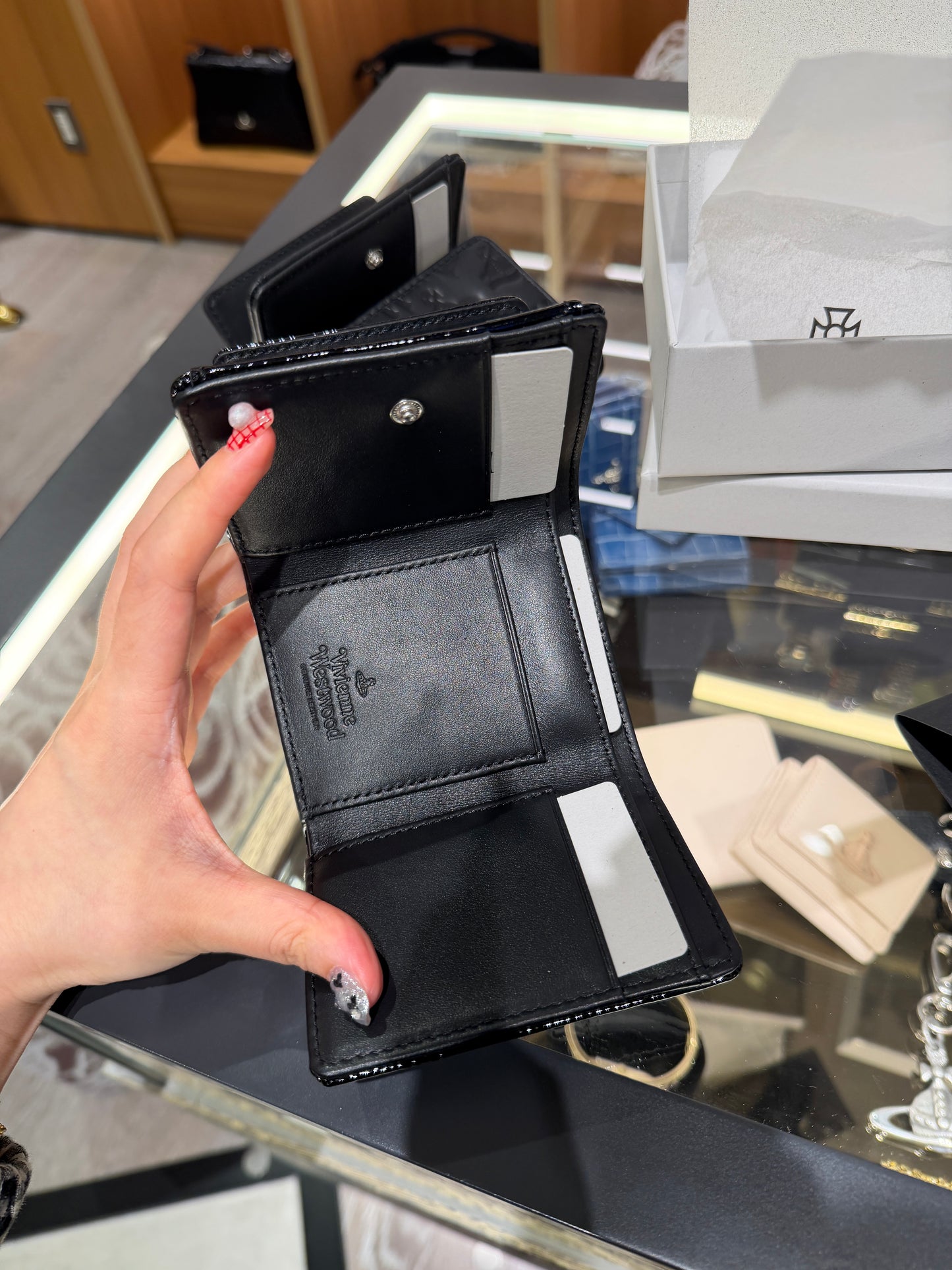 Vivienne Westwood 型格星球壓紋系列 日本限定 [日本直送]