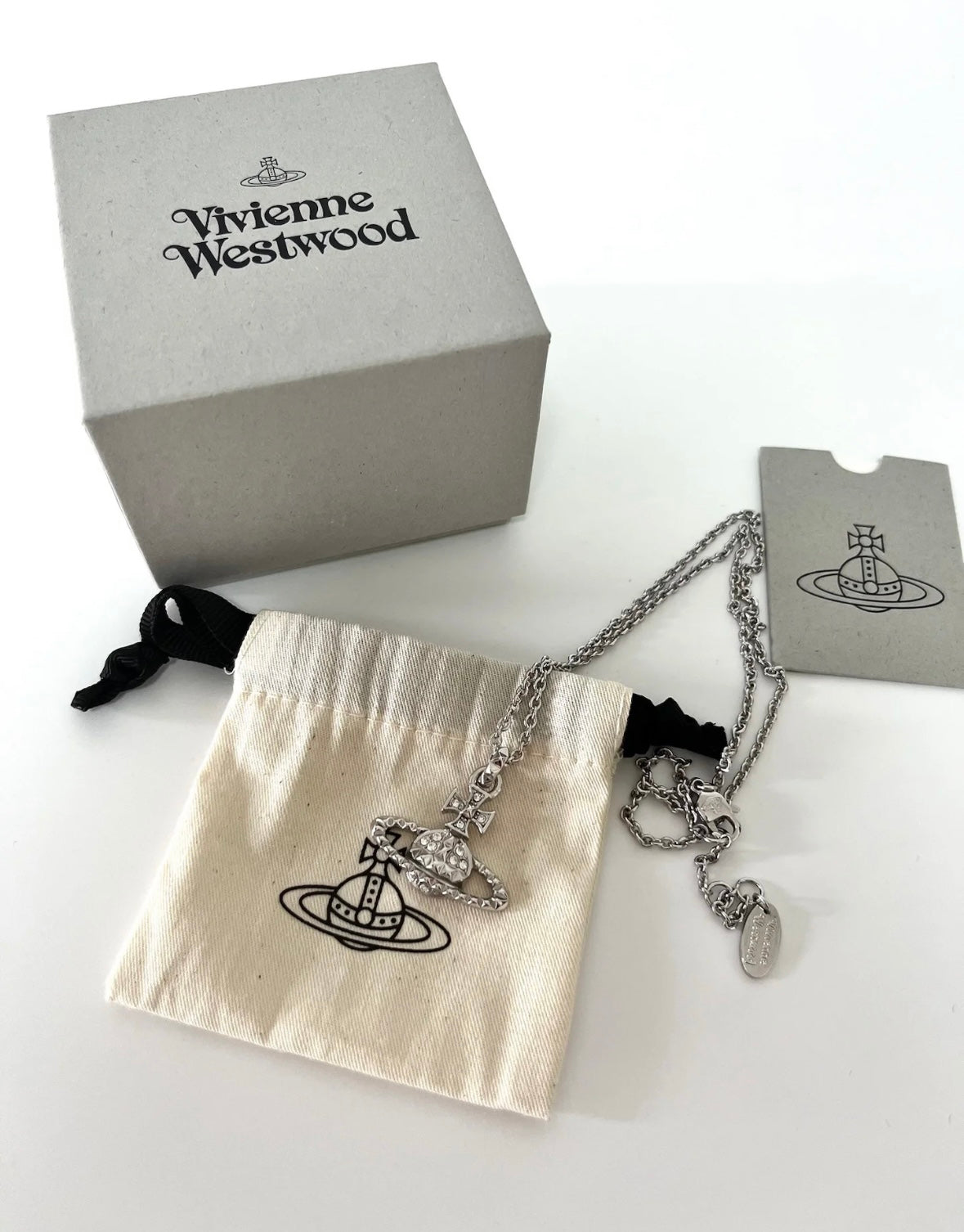 Vivienne Westwood Mayfair Orb Necklace 鉚釘土星 [Jaden同款 新手入門推薦]
