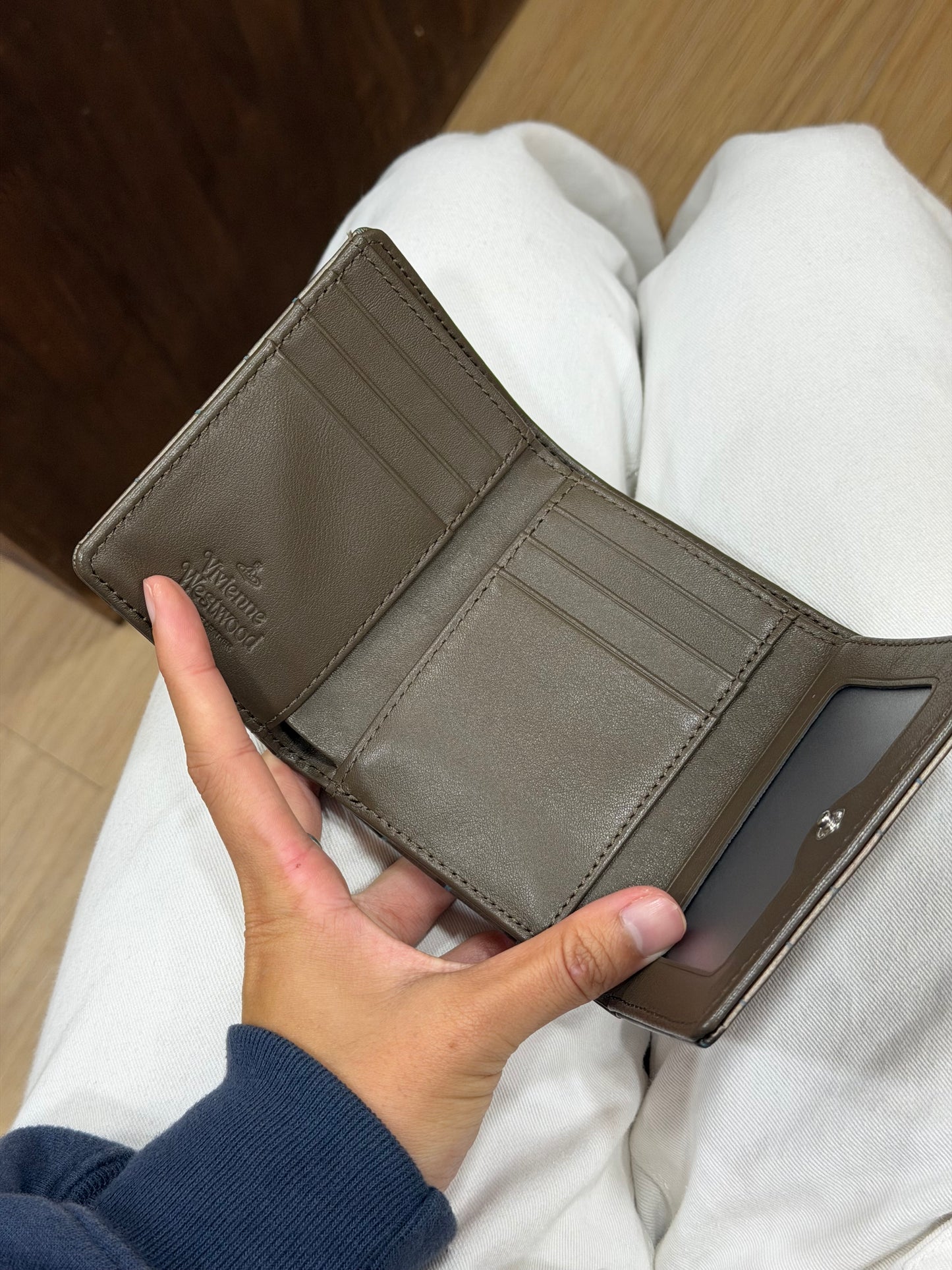 Vivienne Westwood Small Frame Wallet 啡銀鱷魚皮 [已停產最後現貨 三摺連相位]