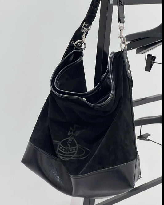 Vivienne Westwood Nancy Hobo Bag 秋冬必備猄皮 [黑色極難補貨只有一個 超大容量流浪袋!]