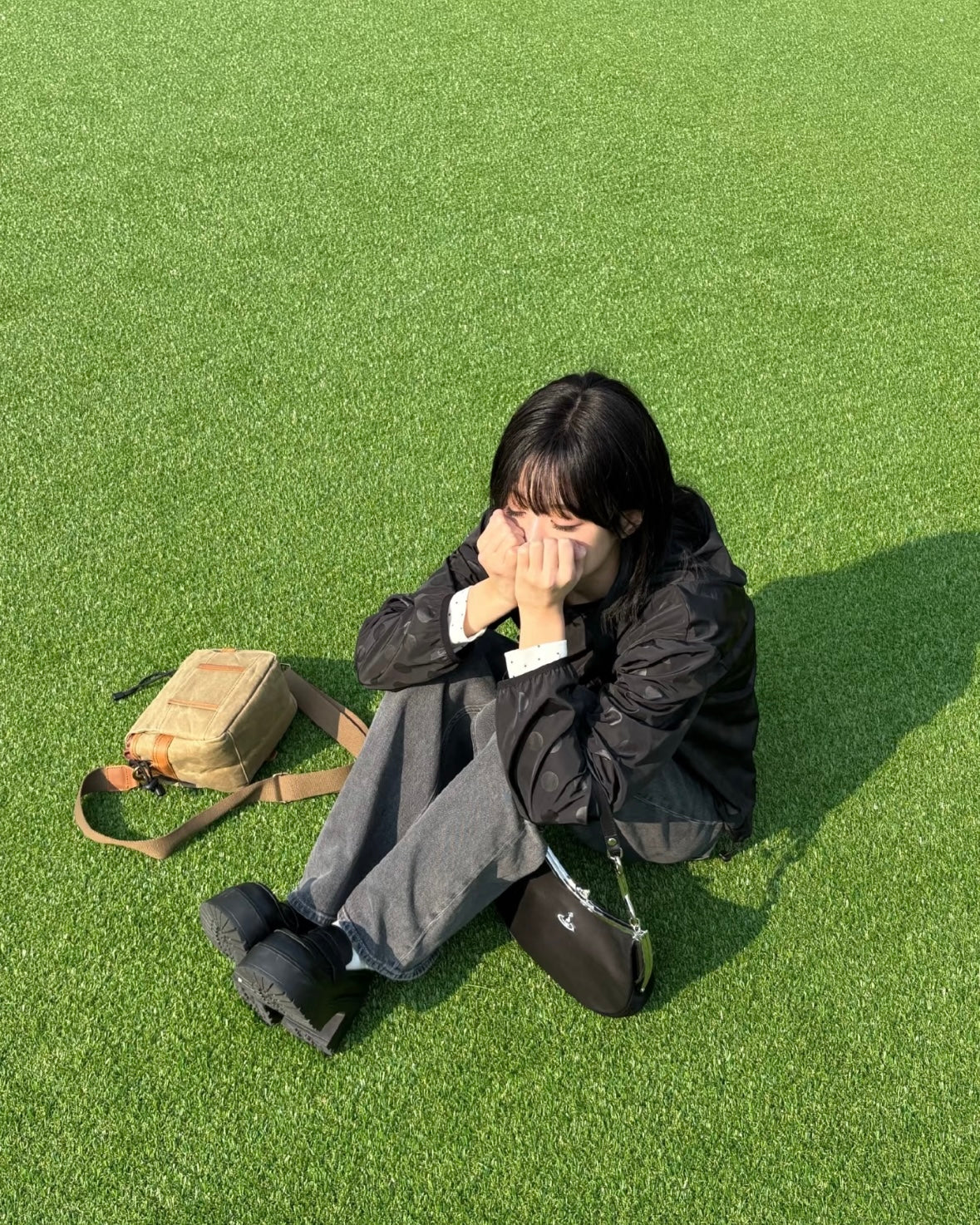 Vivienne Westwood Half Moon Shoulder Bag 🌙 [BABYMONSTER Ahyeon同款]