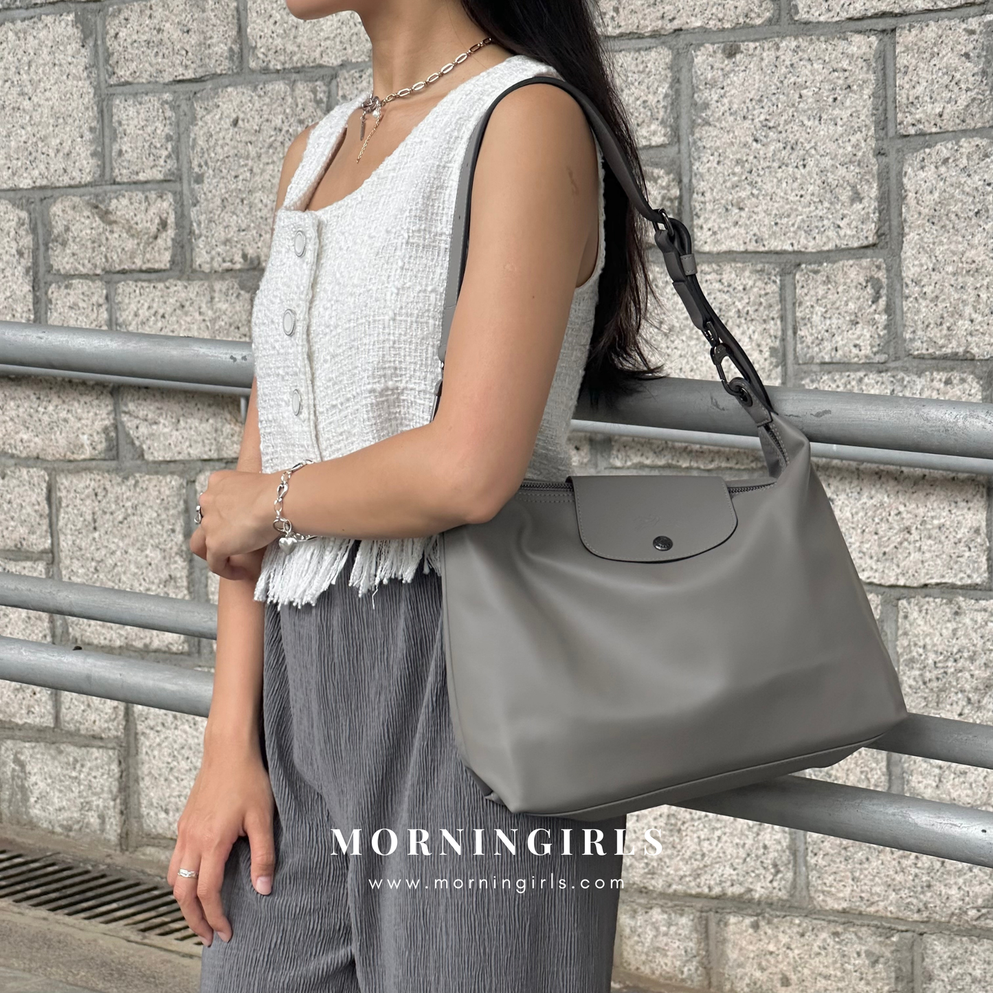 LONGCHAMP Le Pliage Xtra M Hobo Bag 超熱賣真皮系列［超人氣黑色大象灰限量現貨優惠中 完售即止!］