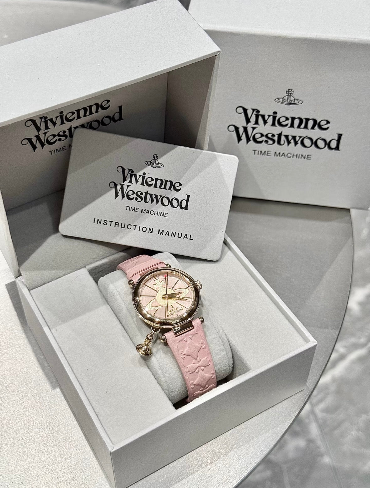 Vivienne Westwood Orb II Watch [平價入門首選連星球小吊墜]