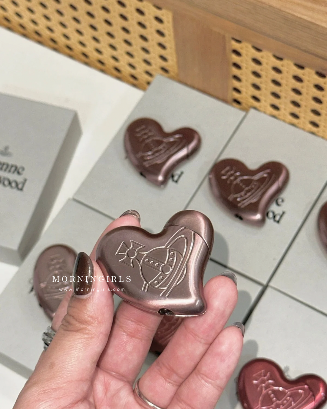 Vivienne Westwood 金屬鏡面ORB Monogram心形打火機 超限量情人節限定版 超美淺粉紅色 值得收藏! [日本限定]