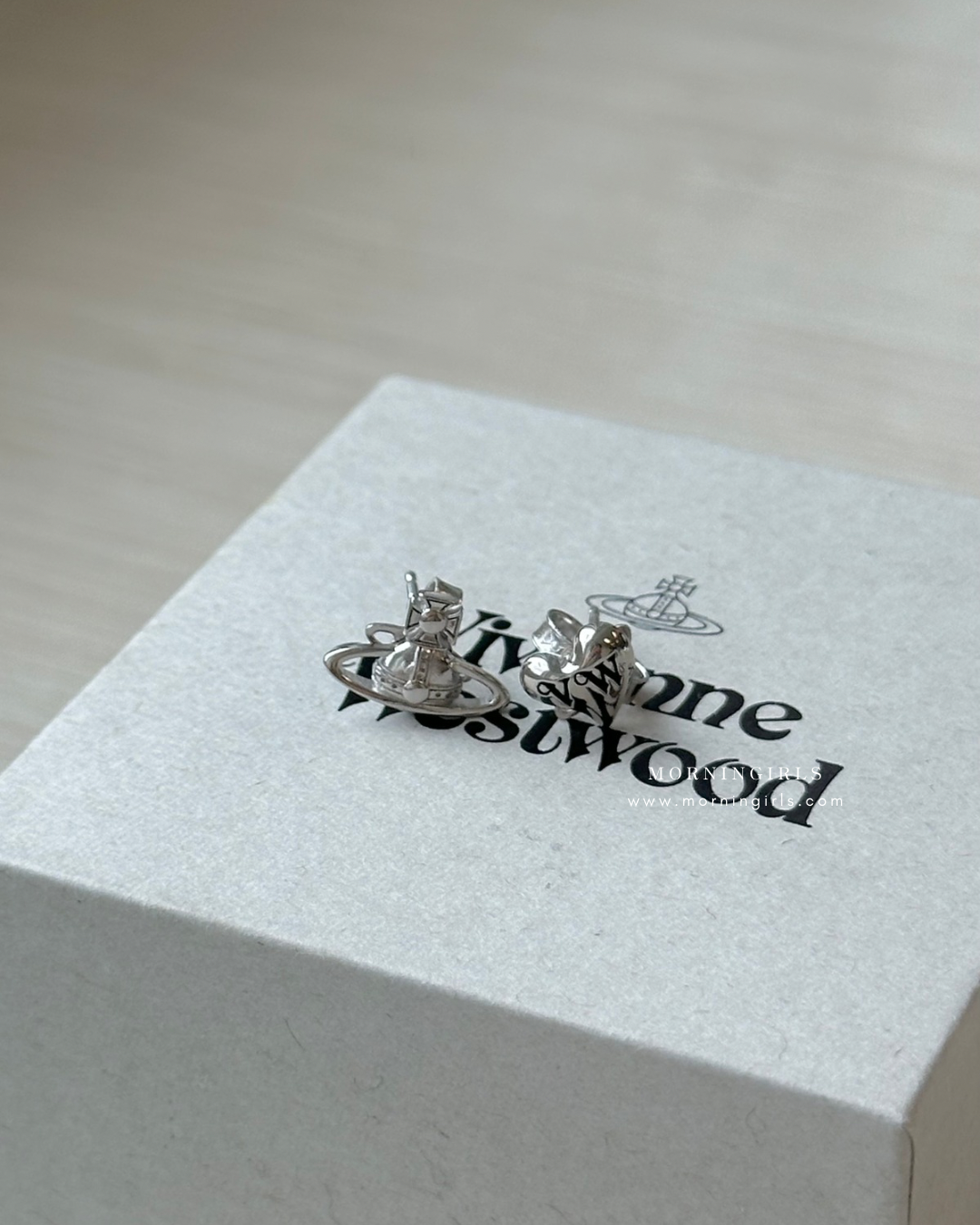 Vivienne Westwood Leodaria Earrings 925純銀 簡潔鴛鴦耳環 [最新上架! 限量現貨優惠中!]