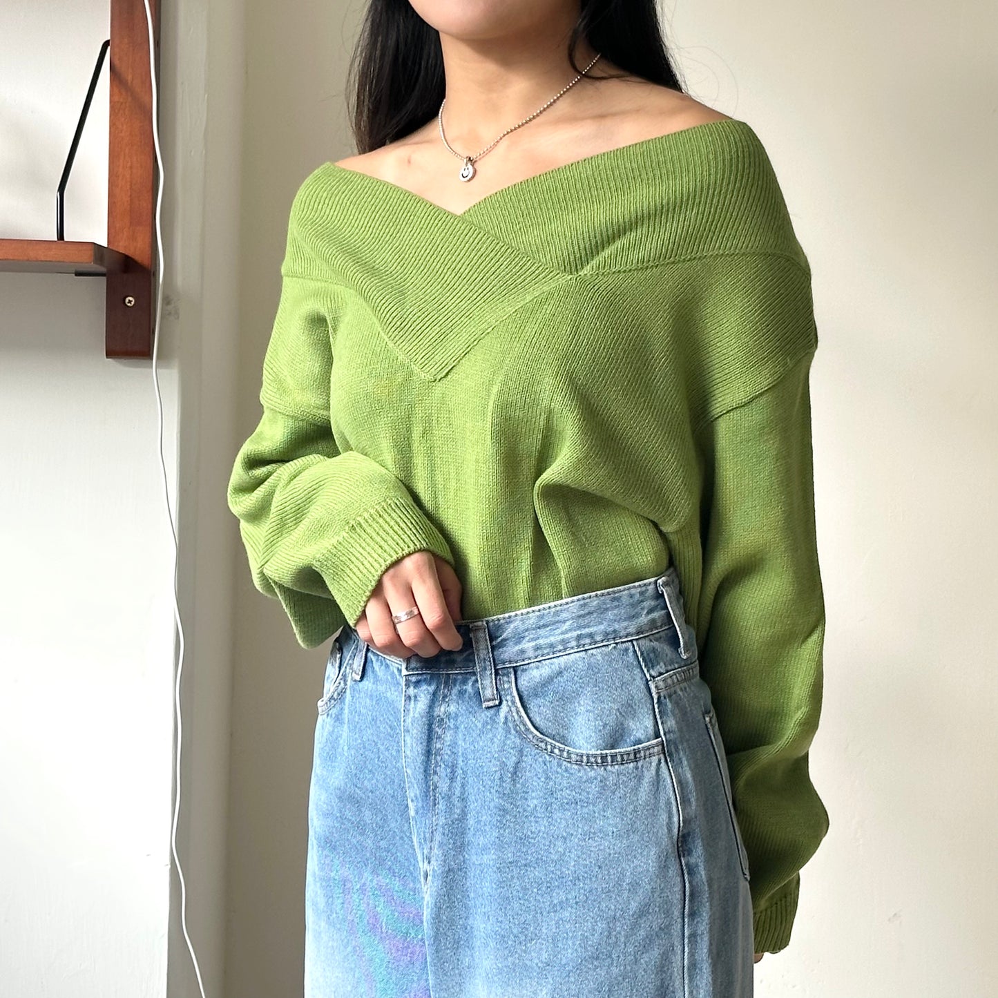 大V領薄針織寬鬆上衣