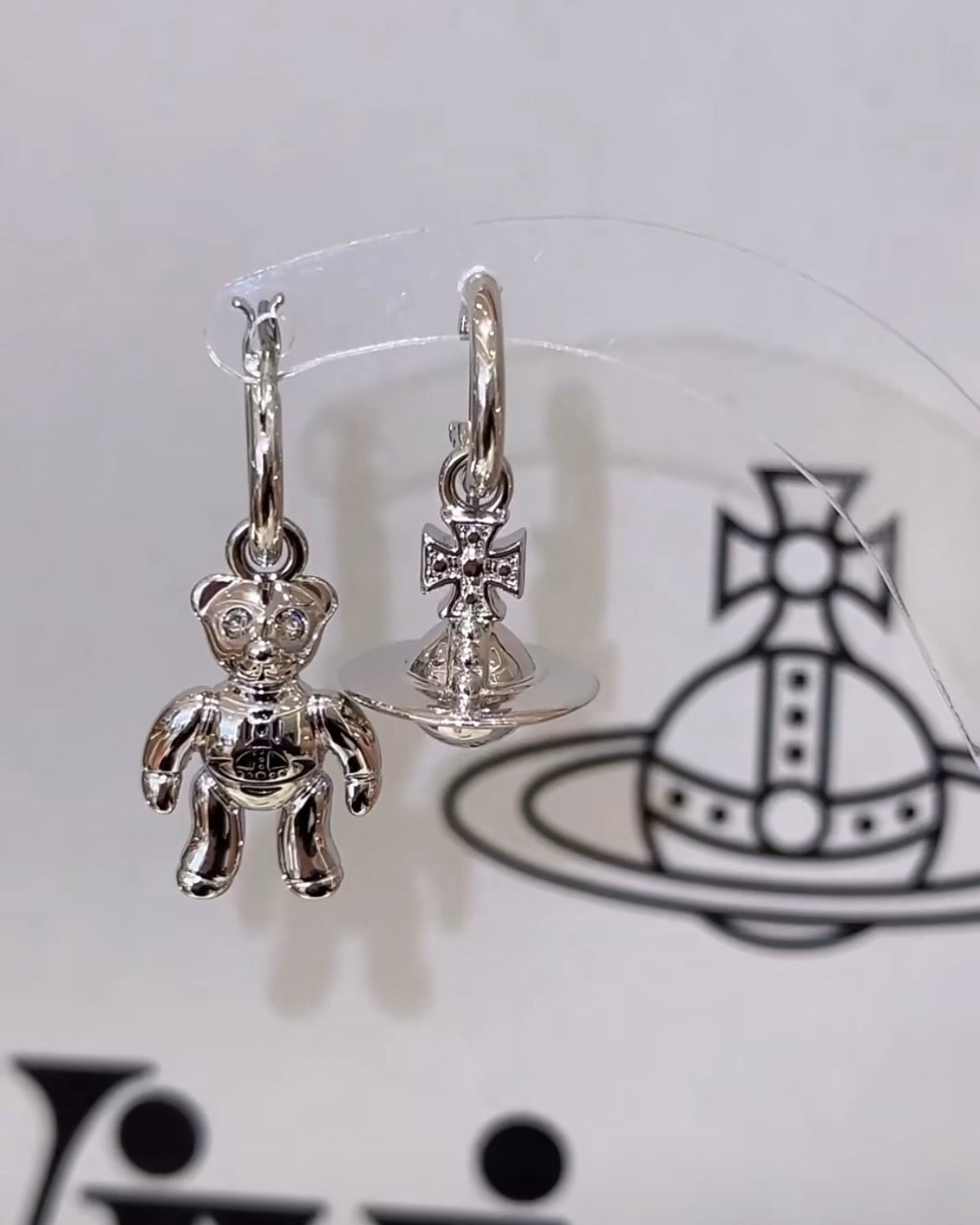 Vivienne Westwood Ruby Small Hoop Earrings 小熊星球鴛鴦吊墜耳環 [2026年最新限定款]