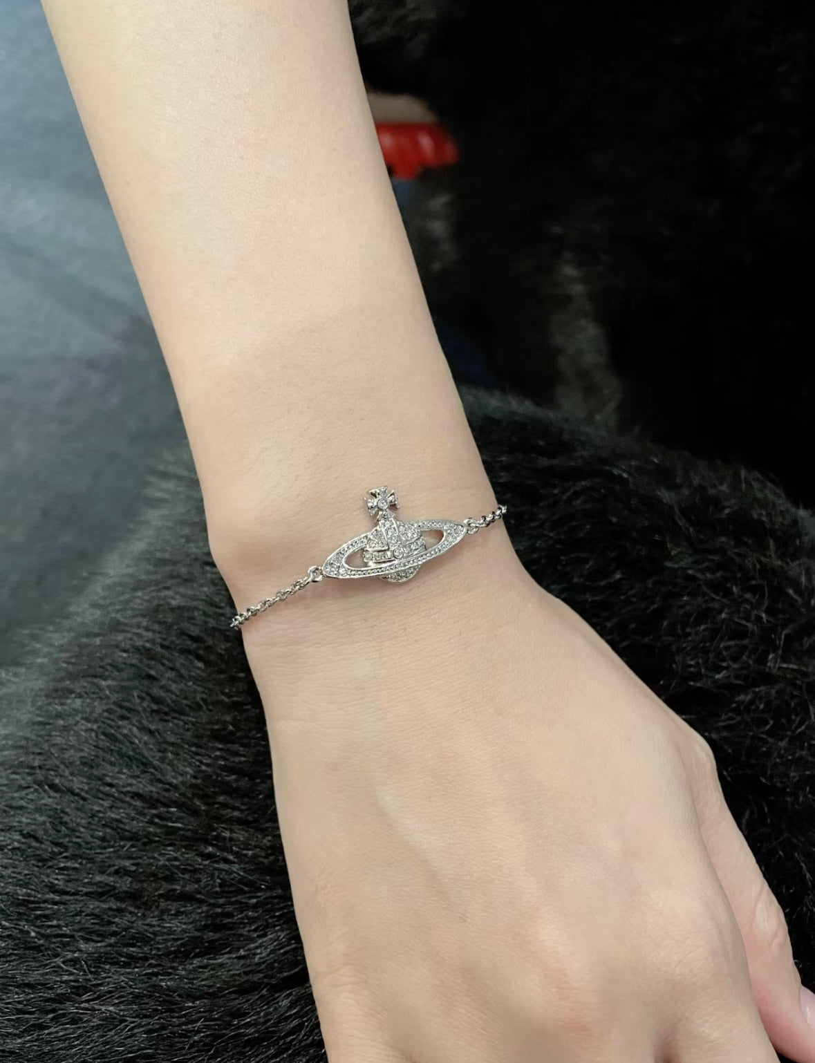 Vivienne Westwood Mini Bas Relief Orb Bracelet [性價比手鏈!］