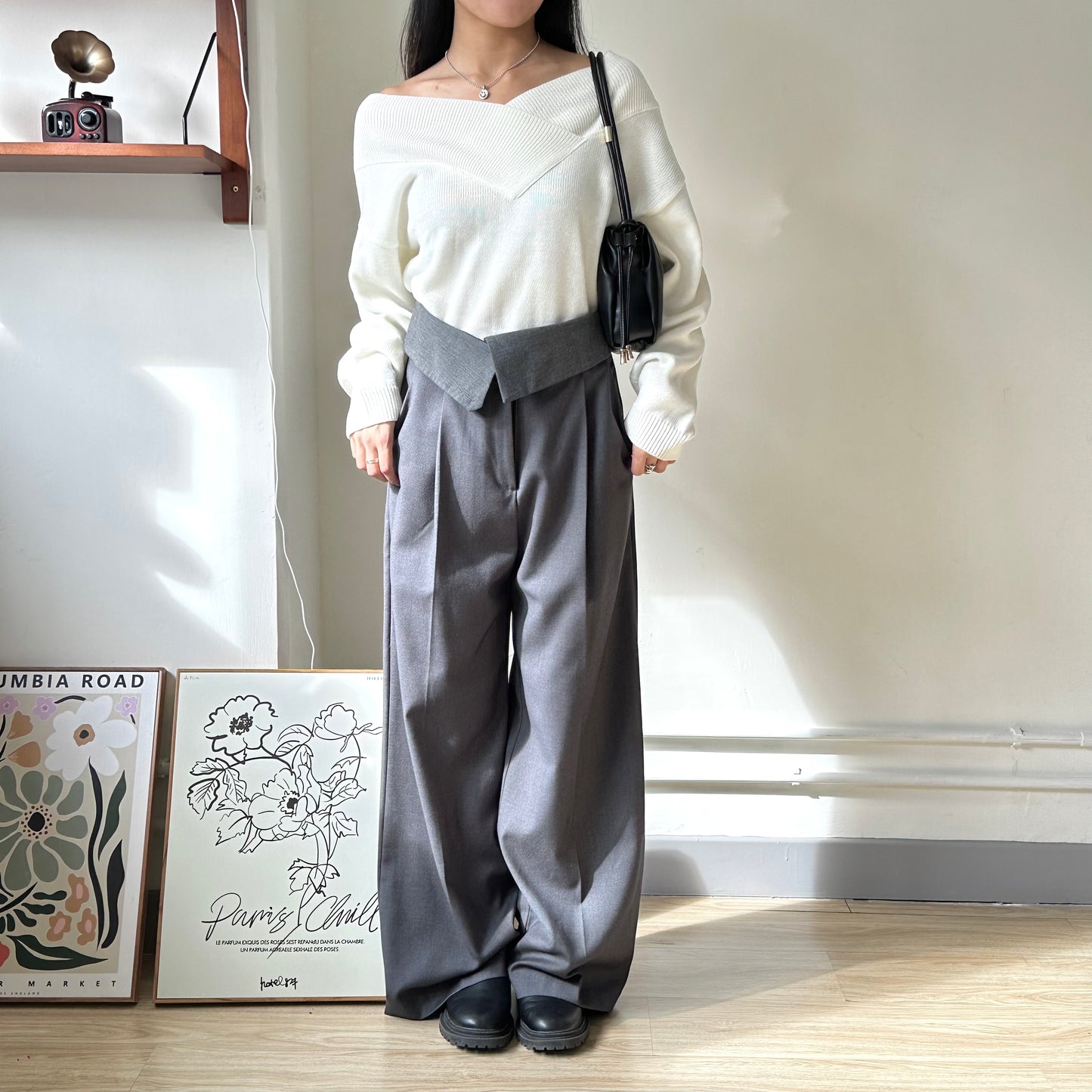 大V領薄針織寬鬆上衣