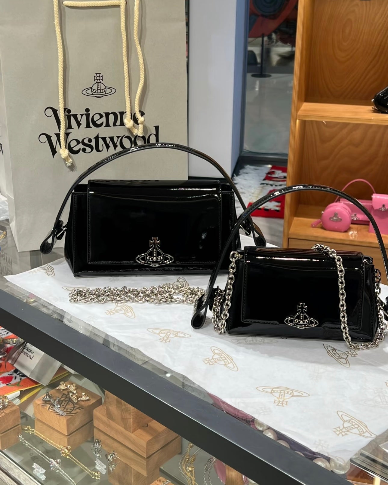 Vivienne Westwood Hazel Handbag 漆皮黑 [MEDIUM限量現貨大折扣中!]