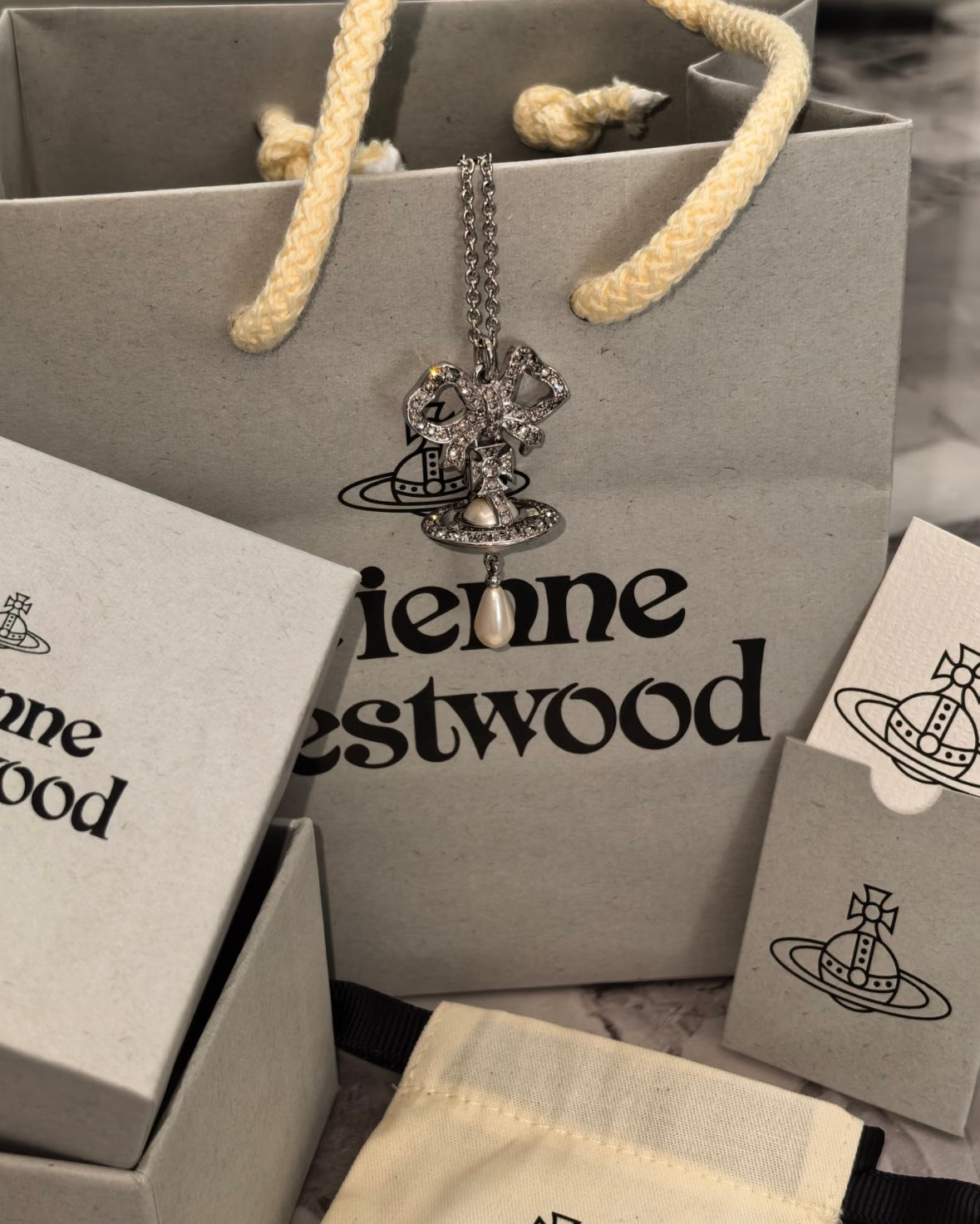 Vivienne Westwood Aleksa Octavie Necklace 巴洛克水滴珍珠蝴蝶結 [最新上架 仙氣滿分]