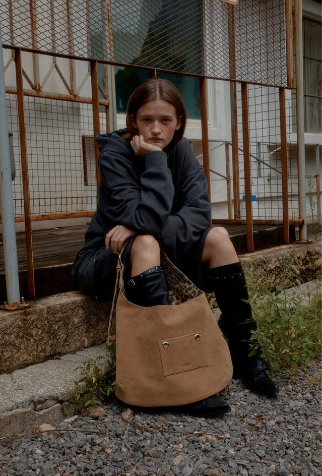 Leterie Suede Buckle Reversible Shoulder Bag 韓國選物🇰🇷麂皮豹紋兩用洞洞扣半月袋［Made In Korea🇰🇷可雙面兩用 肩帶可調節上膊斜揹OK!］