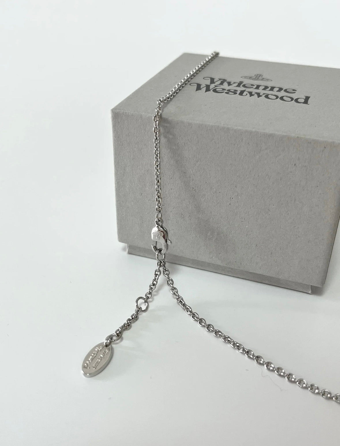 Vivienne Westwood Mayfair Orb Necklace 鉚釘土星 [Jaden同款 新手入門推薦]