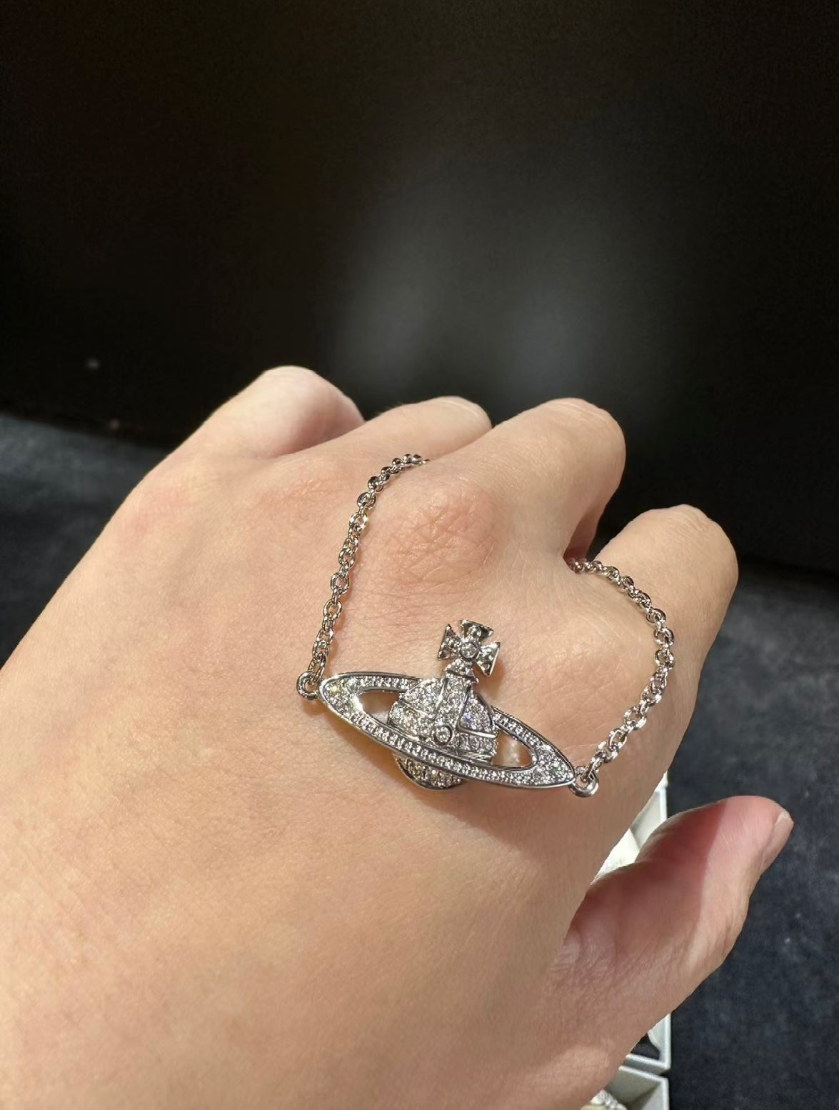 Vivienne Westwood Mini Bas Relief Orb Bracelet [性價比手鏈!］