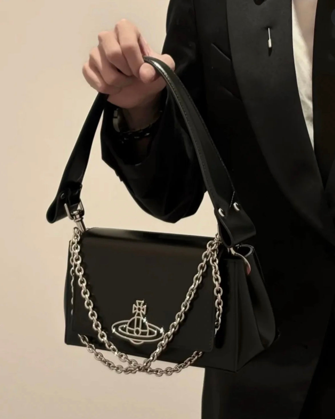 Vivienne Westwood Hazel Handbag SS25春季最新啞黑色 100%小牛皮