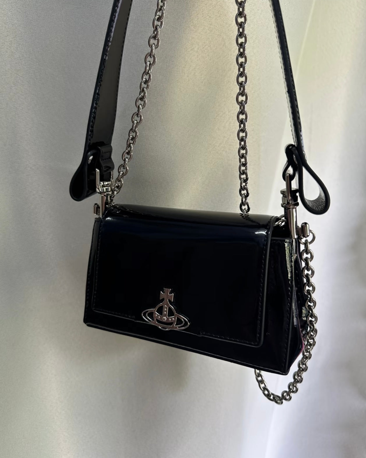 Vivienne Westwood Hazel Handbag 漆皮黑 [MEDIUM限量現貨大折扣中!]