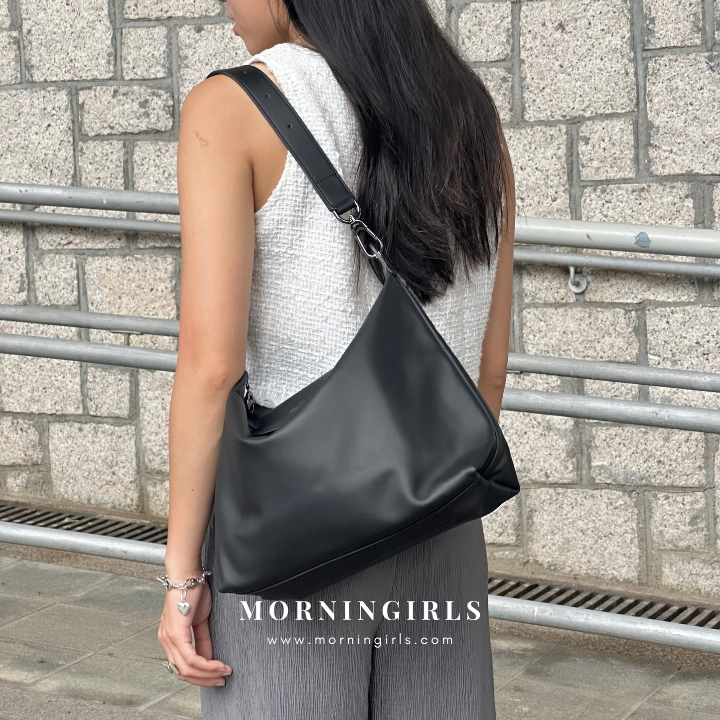 LONGCHAMP Le Pliage Xtra M Hobo Bag 超熱賣真皮系列［超人氣黑色大象灰限量現貨優惠中 完售即止!］