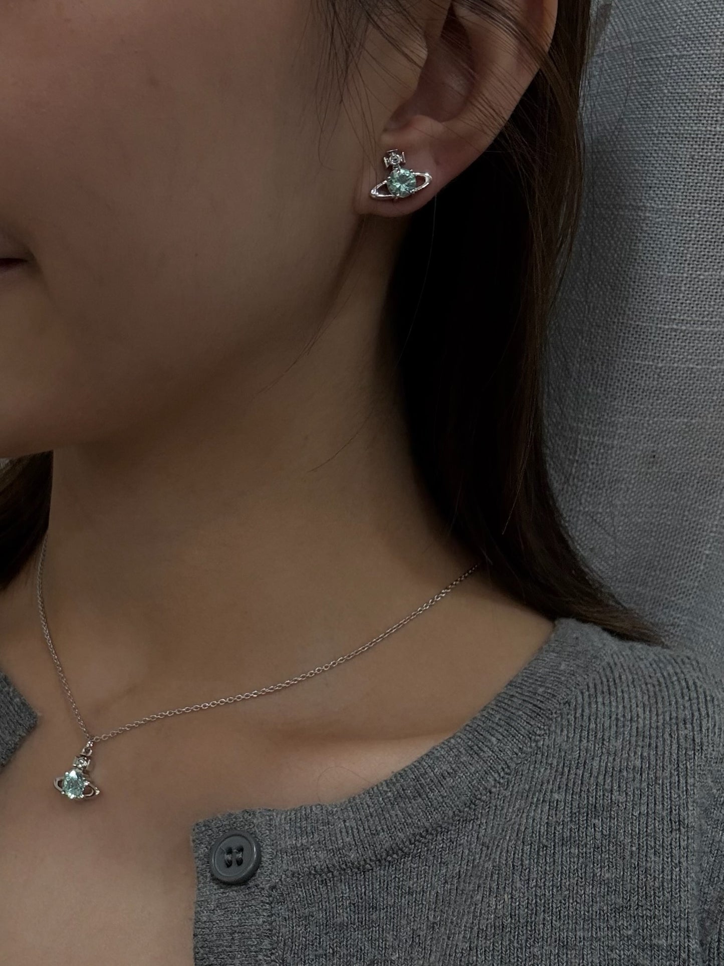 Vivienne Westwood Reina Necklace 低調精緻小鑽 2025最新限定冰川藍 耳環手鏈頸鏈全套上架 [絕美溫柔 專櫃限量款式 頸鏈下星期到貨 建議盡早下單留貨!]