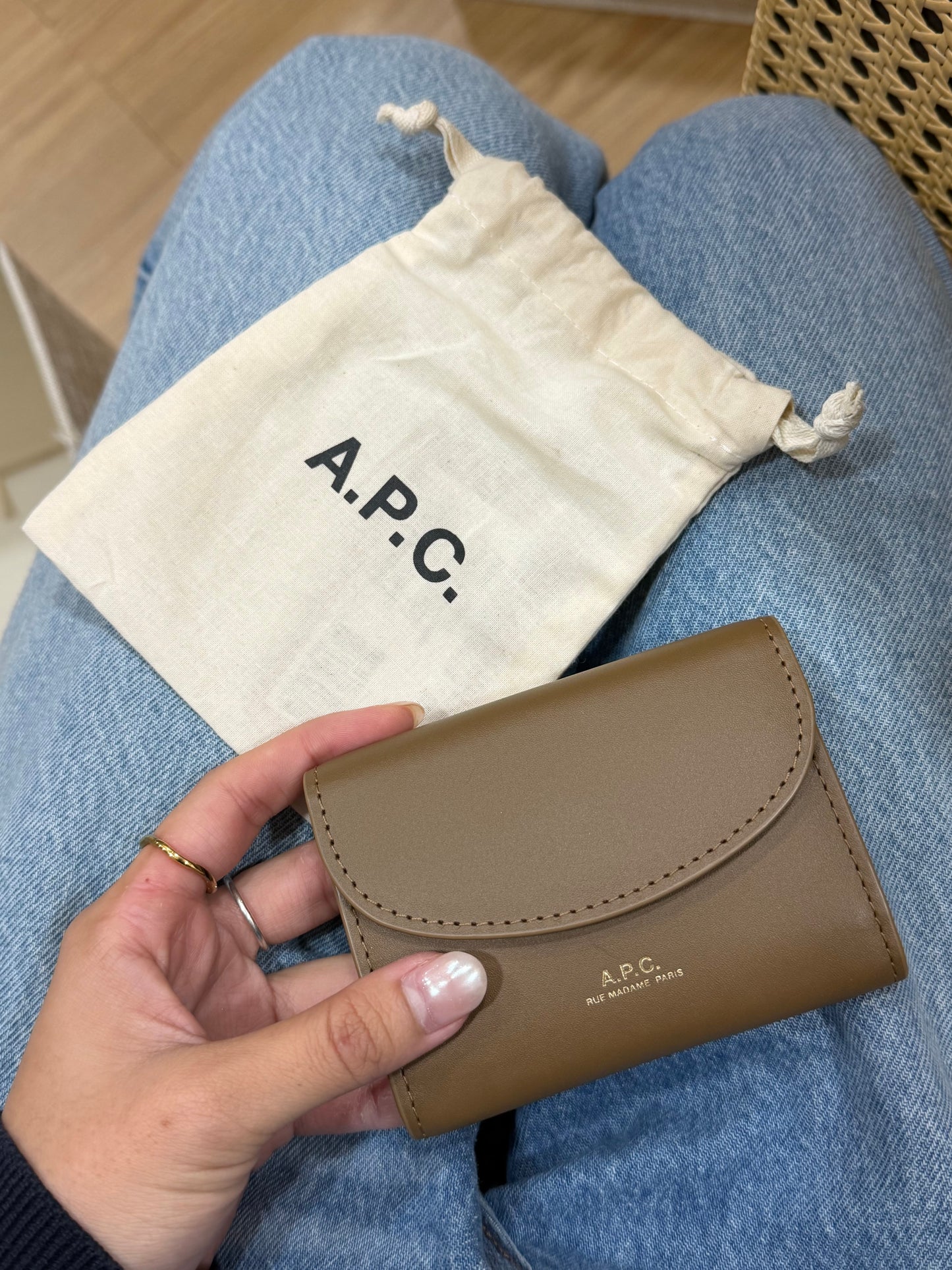 A.P.C. Geneve Cardholder［長期熱賣款式! 黑色現貨震撼回歸!］