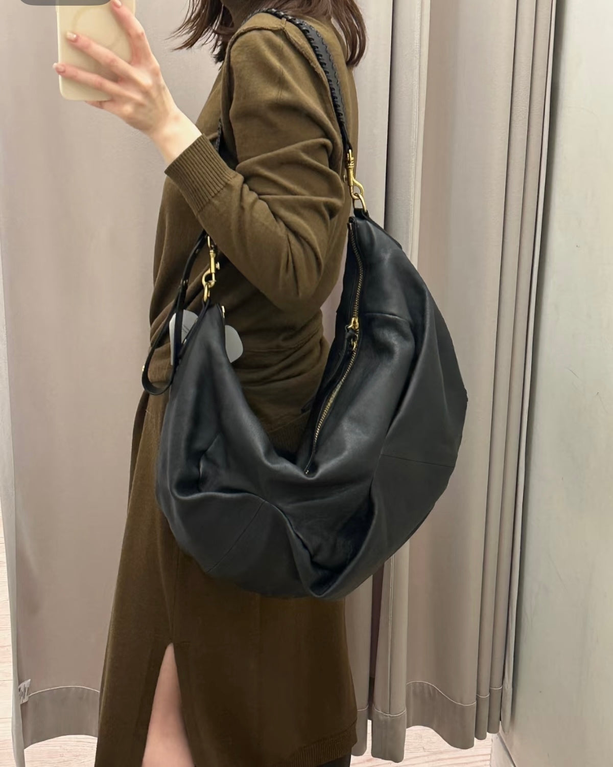 Vivienne Westwood Agnes Shoulder Bag 100%全牛皮超美牛角包［大推薦必入手Lemaire平替版 舊版金扣限時大折扣中!］