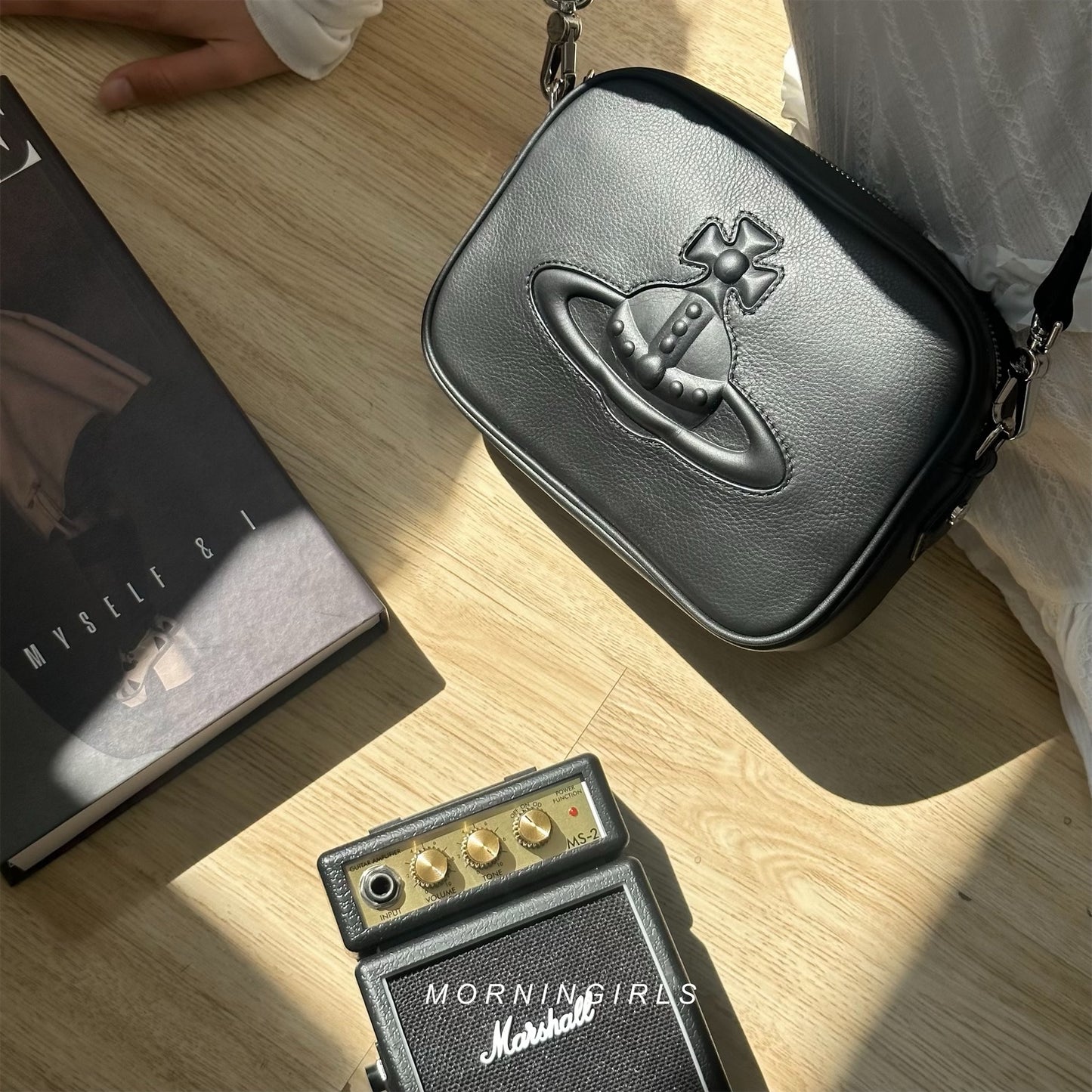 Vivienne Westwood Anna Camera Bag [黑色牛皮!]