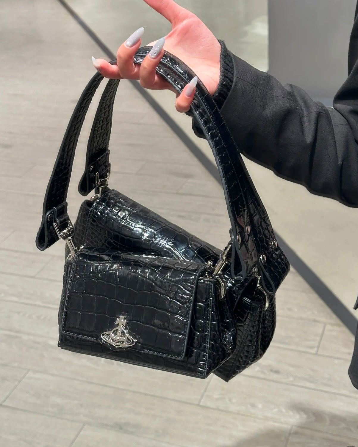 Vivienne Westwood Hazel Handbag 黑色鱷魚皮 [令面大格已停產! 2個size只剩最後微預量訂限額 完售下架轉新版!]