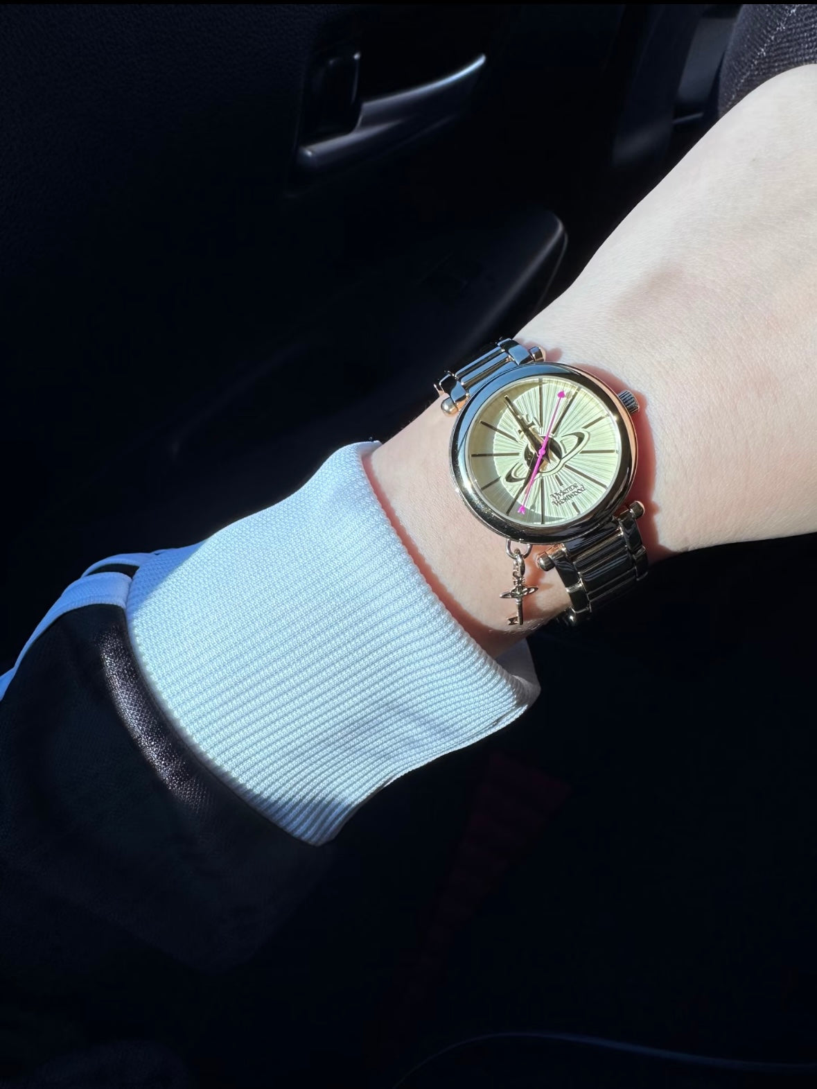 Vivienne Westwood Mother Orb Watch 32mm [超可愛連小吊墜]