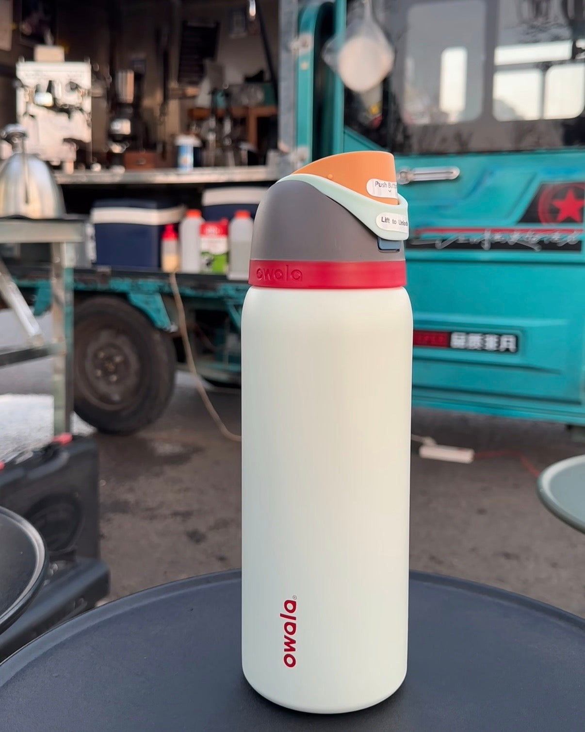 美國Owala FreeSip隔熱不鏽鋼吸管水瓶 24oz