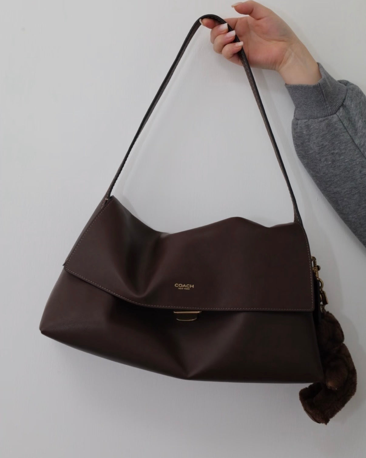 Coach Chelsea 36 郵差袋［大尺寸！！2026最新上架大人氣］