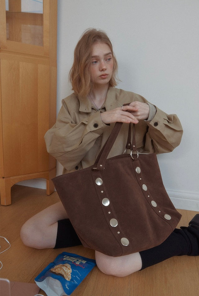 最新韓國選物🇰🇷 Leterie Studded Shoulder Bag 麂皮窩釘單肩袋［Made In Korea🇰🇷 復古鉚釘 大容量率性］