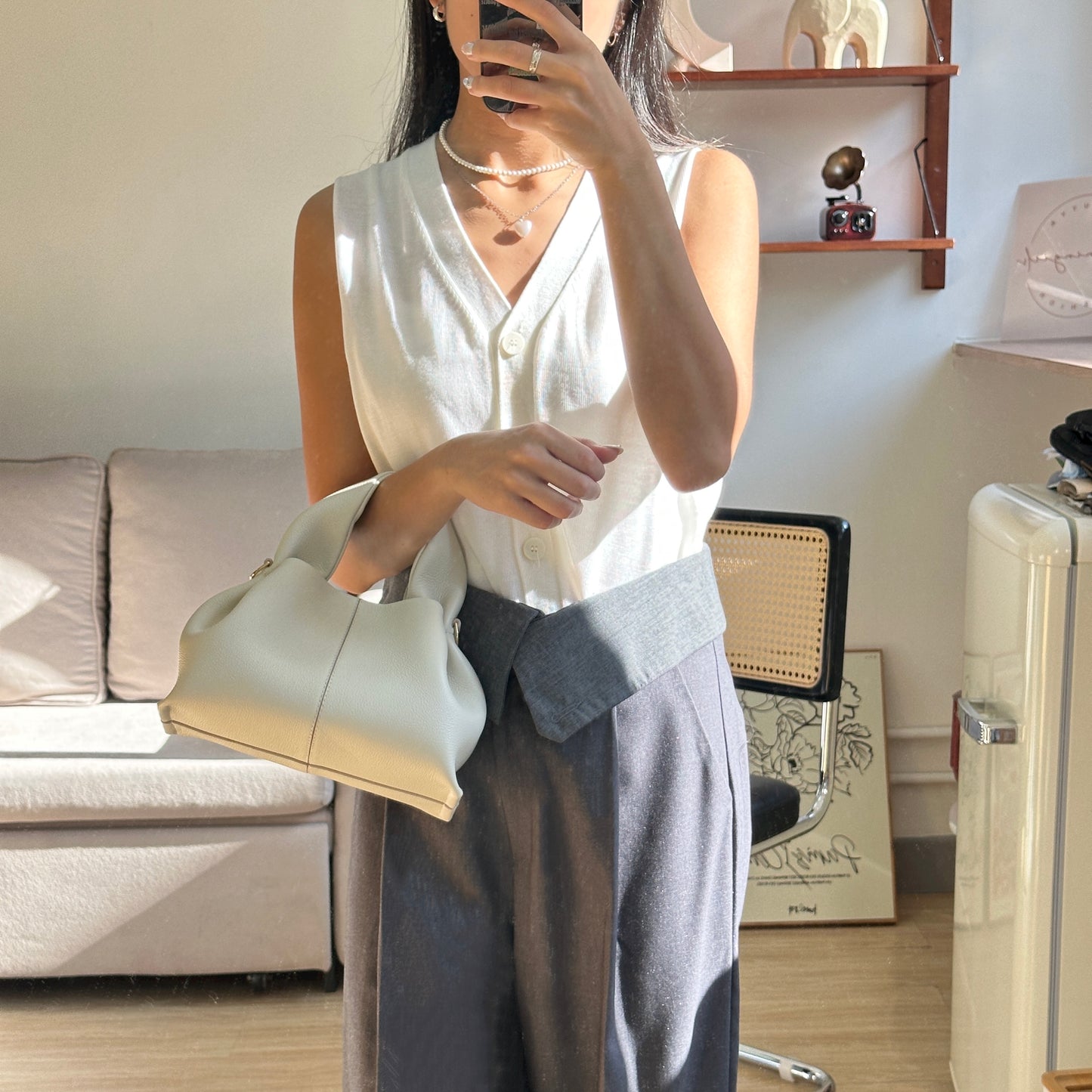 V領全鈕知性背心 [門市搬遷清貨限時優惠$99!]