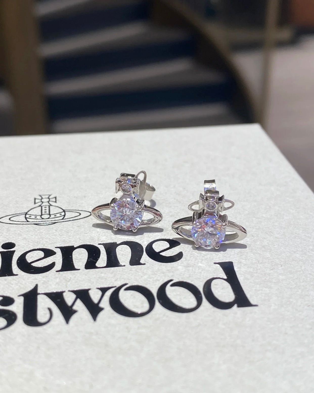 Vivienne Westwood Reina 低調精緻小鑽系列 [頸鏈手鏈耳環整套發售!]