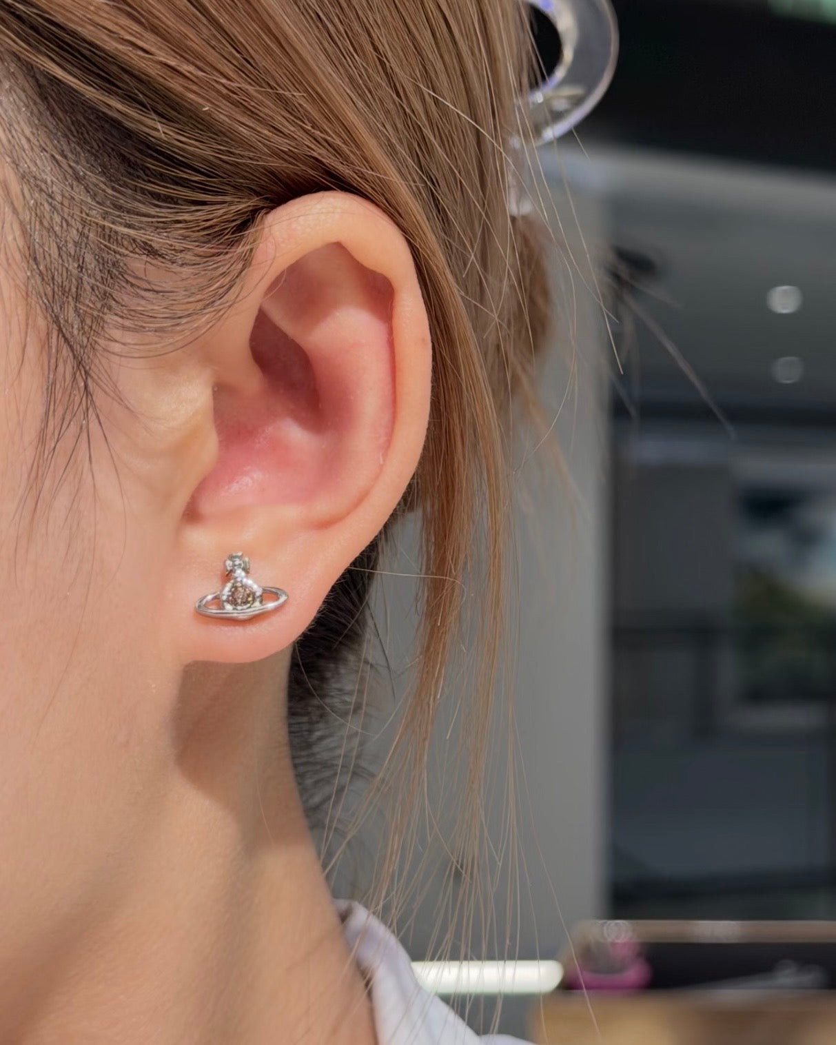 Vivienne Westwood Nano Solitaire Earrings 大人氣小耳環 2026最新配色上架 限定3天新品優惠一件即減HK$20/TW$75 [超美夏日櫻花粉&牛仔藍 小尺寸可放耳骨]