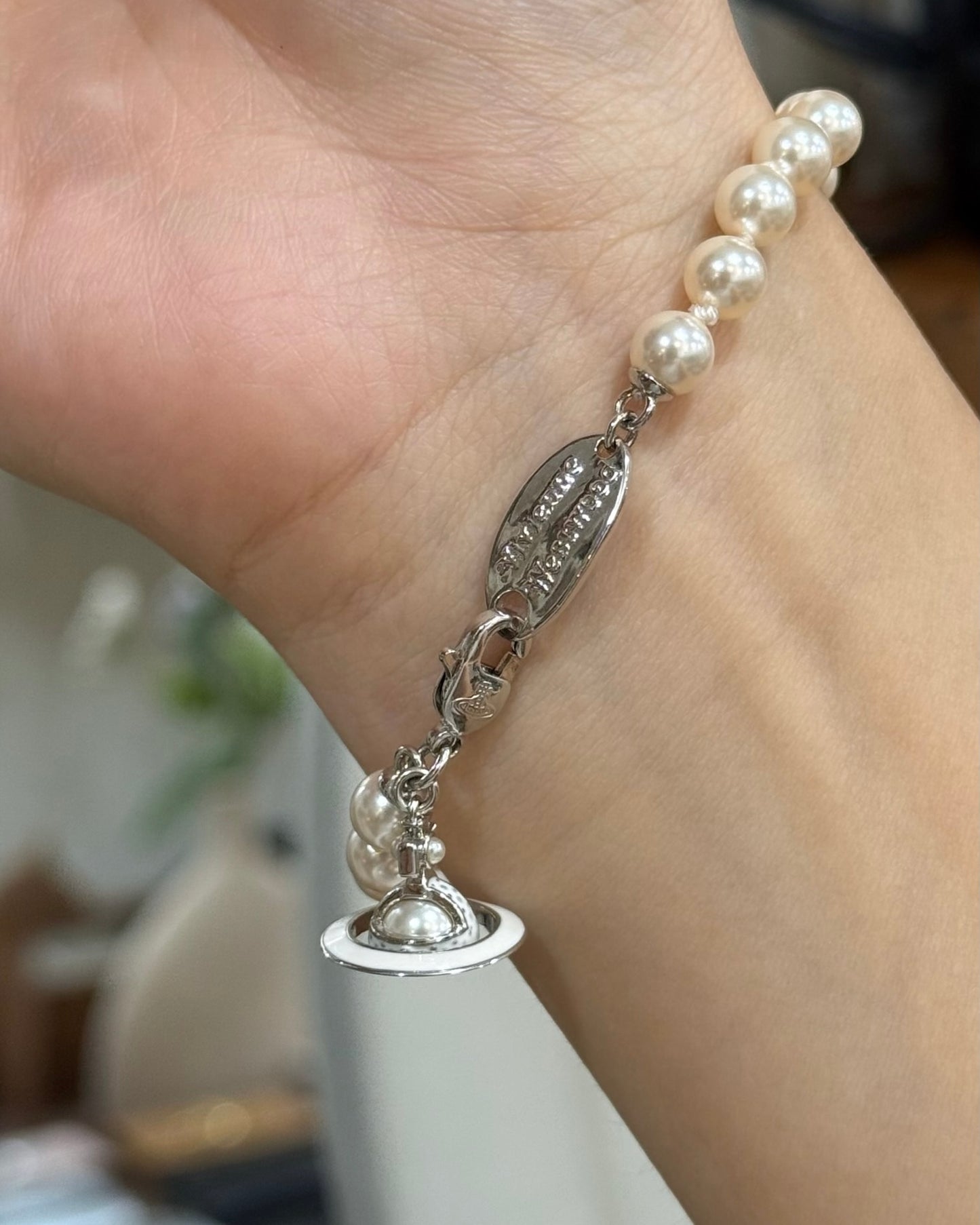 Vivienne Westwood Orb Pearl Bracelet [最新上架!]