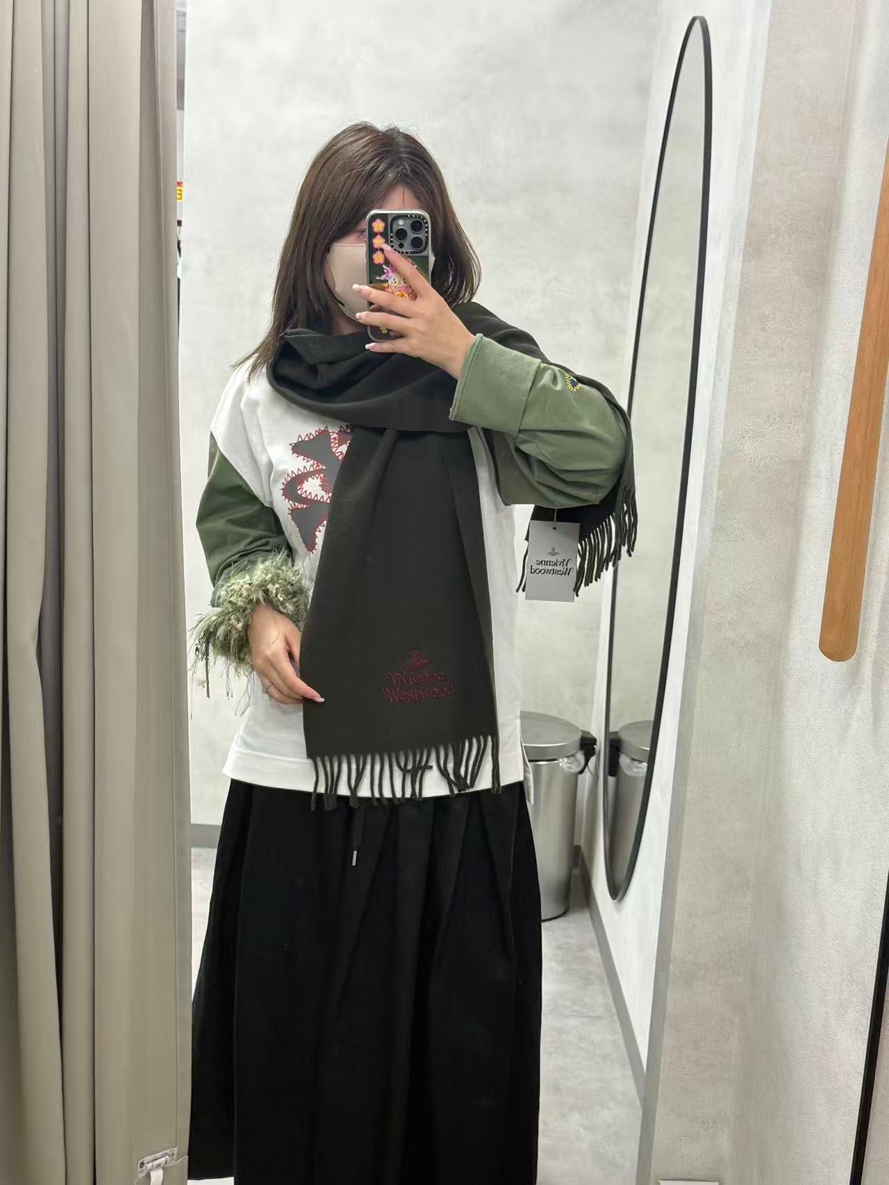 Vivienne Westwood Embroidered Logo Scarf (100% wool) [白色現貨中 日本版 意大利製!]