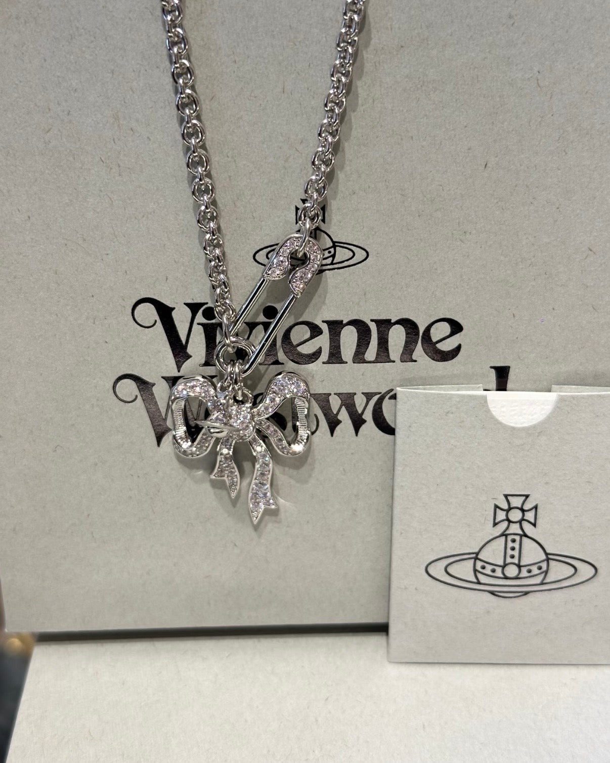 Vivienne Westwood Lilith Pendant Necklace 絕美大蝴蝶結扣針🧷
