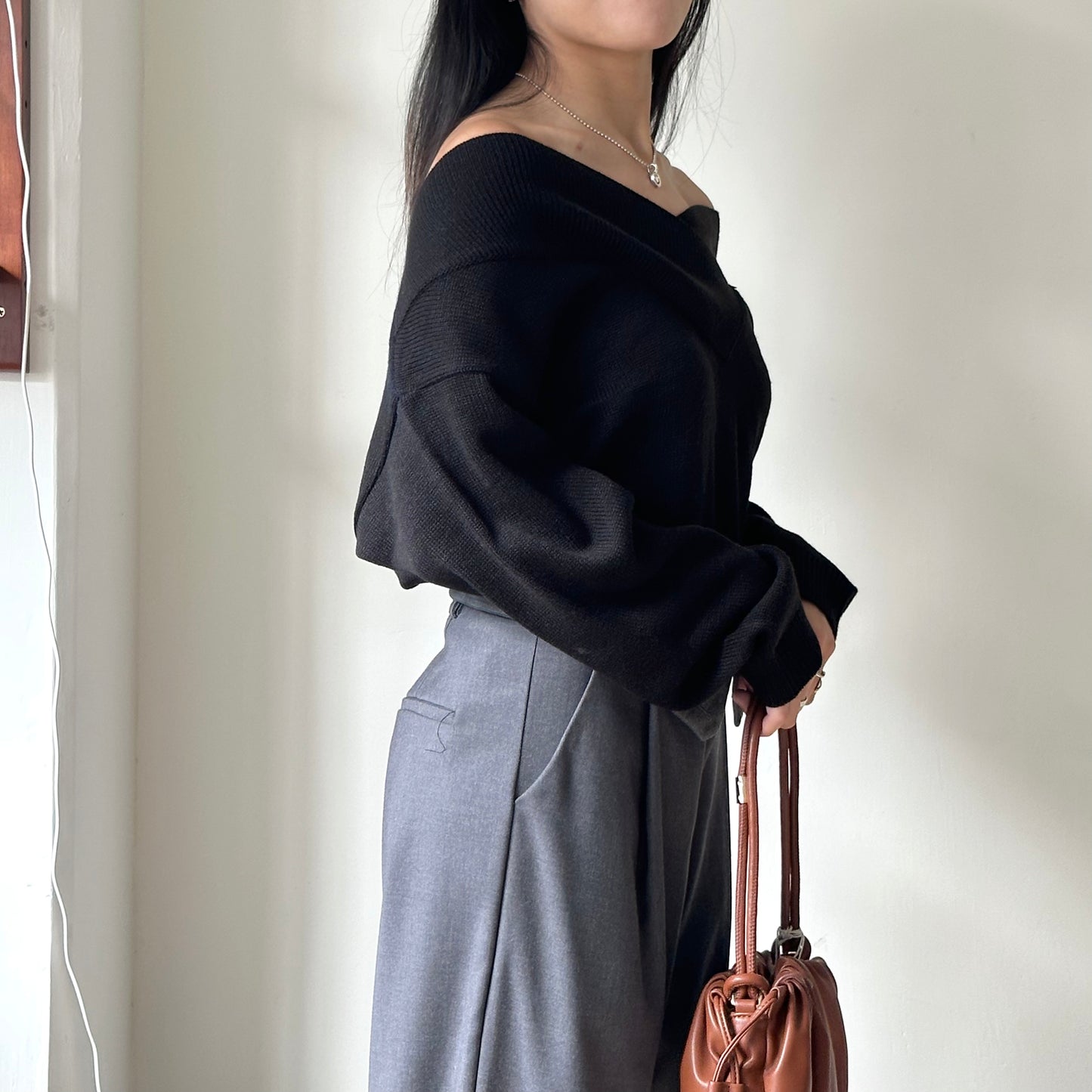 大V領薄針織寬鬆上衣