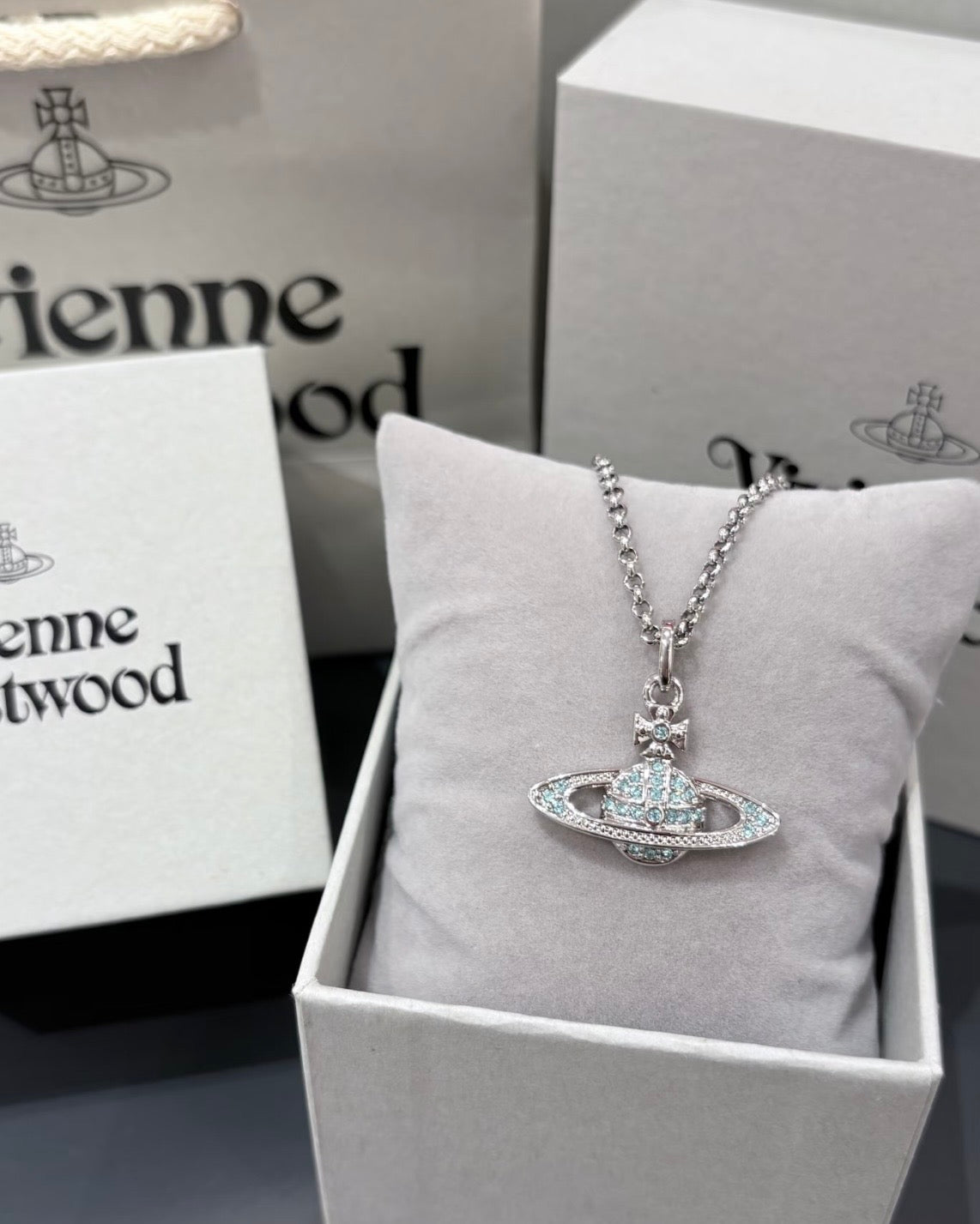 Vivienne Westwood Mini Bas Relief Pendant Necklace 藍鑽全閃石土星 [2026最新限定藍鑽]