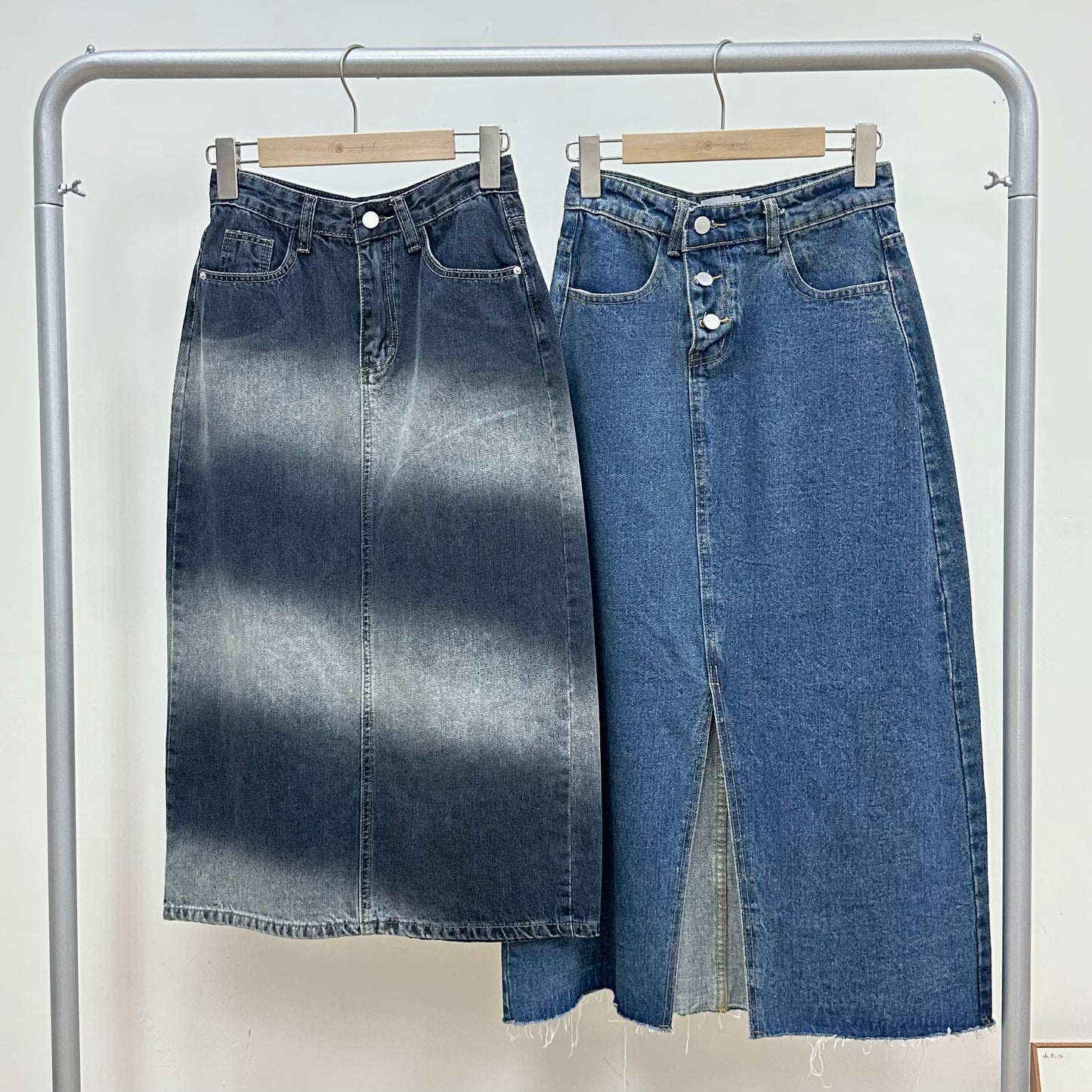 A-cut Denim Faded Straight Skirt [門市搬遷清貨限時優惠$169!]