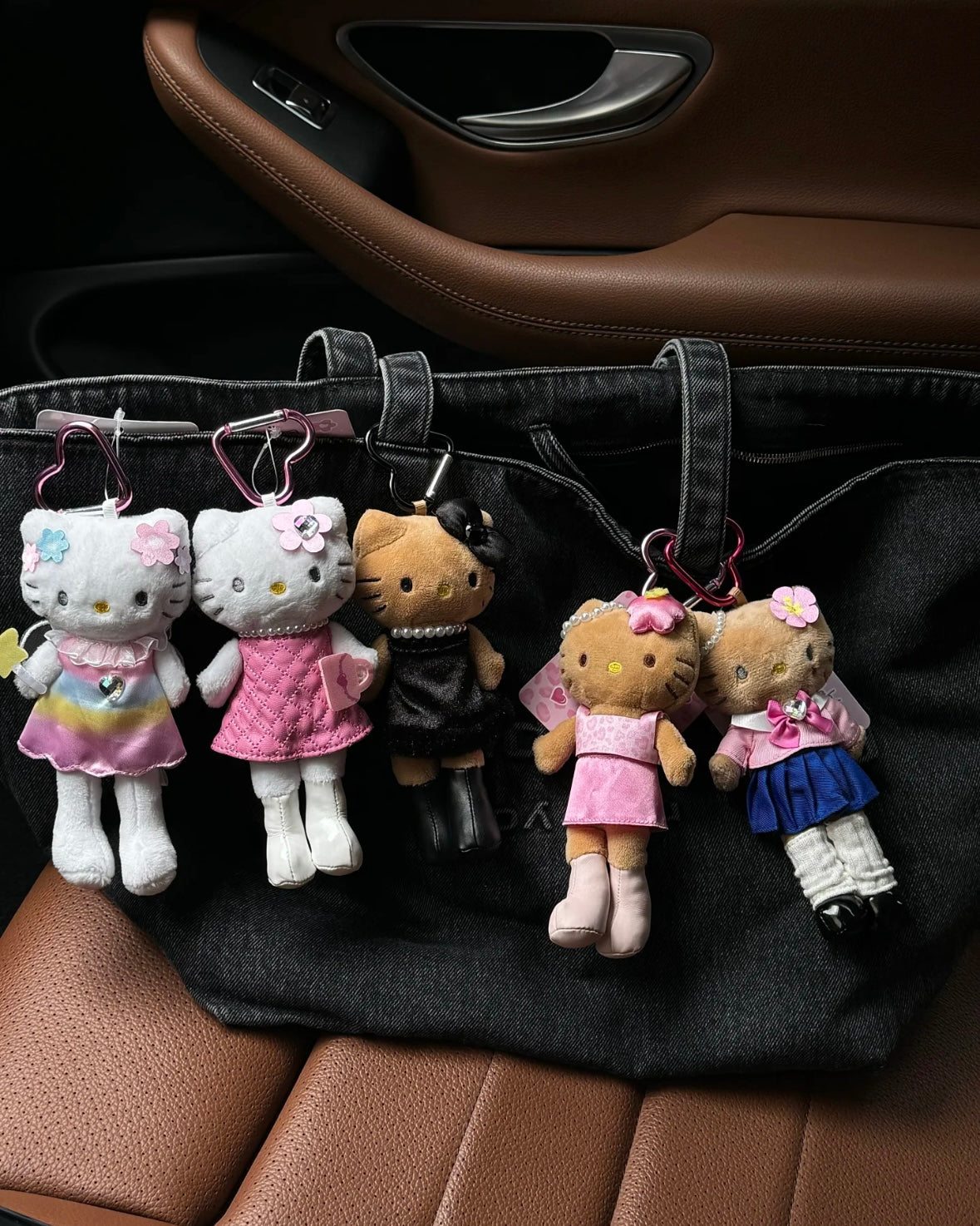 長腿 Hello Kitty 掛飾 𝜗𝜚 日本限定 [大量現貨到達⋆˙⟡可到旺角門市即時購買現貨!]