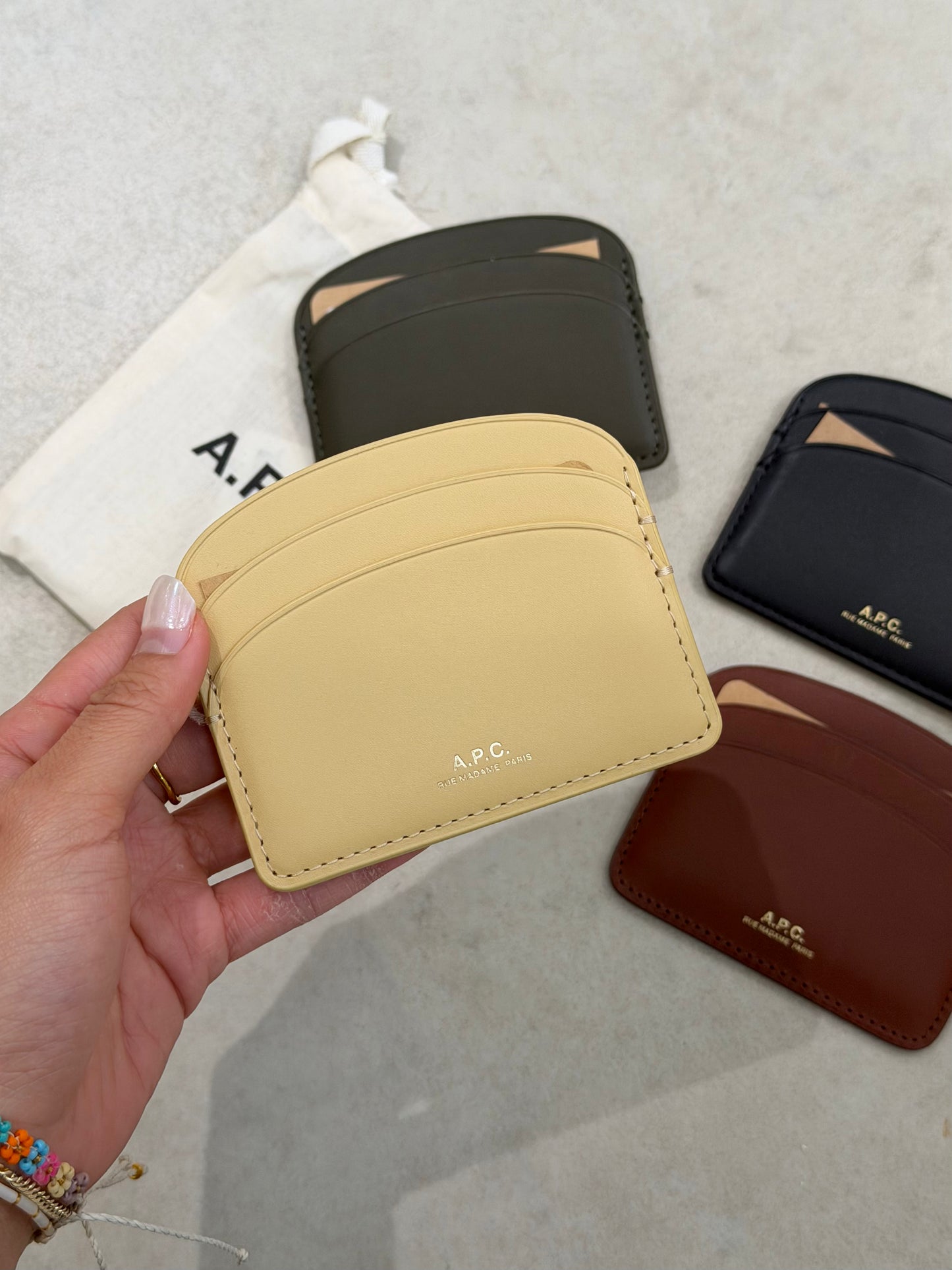 A.P.C. Demi-Lune 半月 Cardholder [多色限定優惠$899 高質牛皮十分耐用]