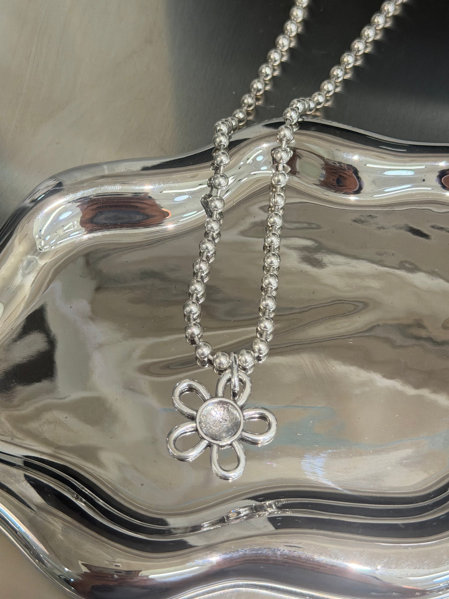 Otro Accesorio 西班牙手工飾物 - Ball Ball Flower Necklace［NEW ITEM! 門市已售出多條］