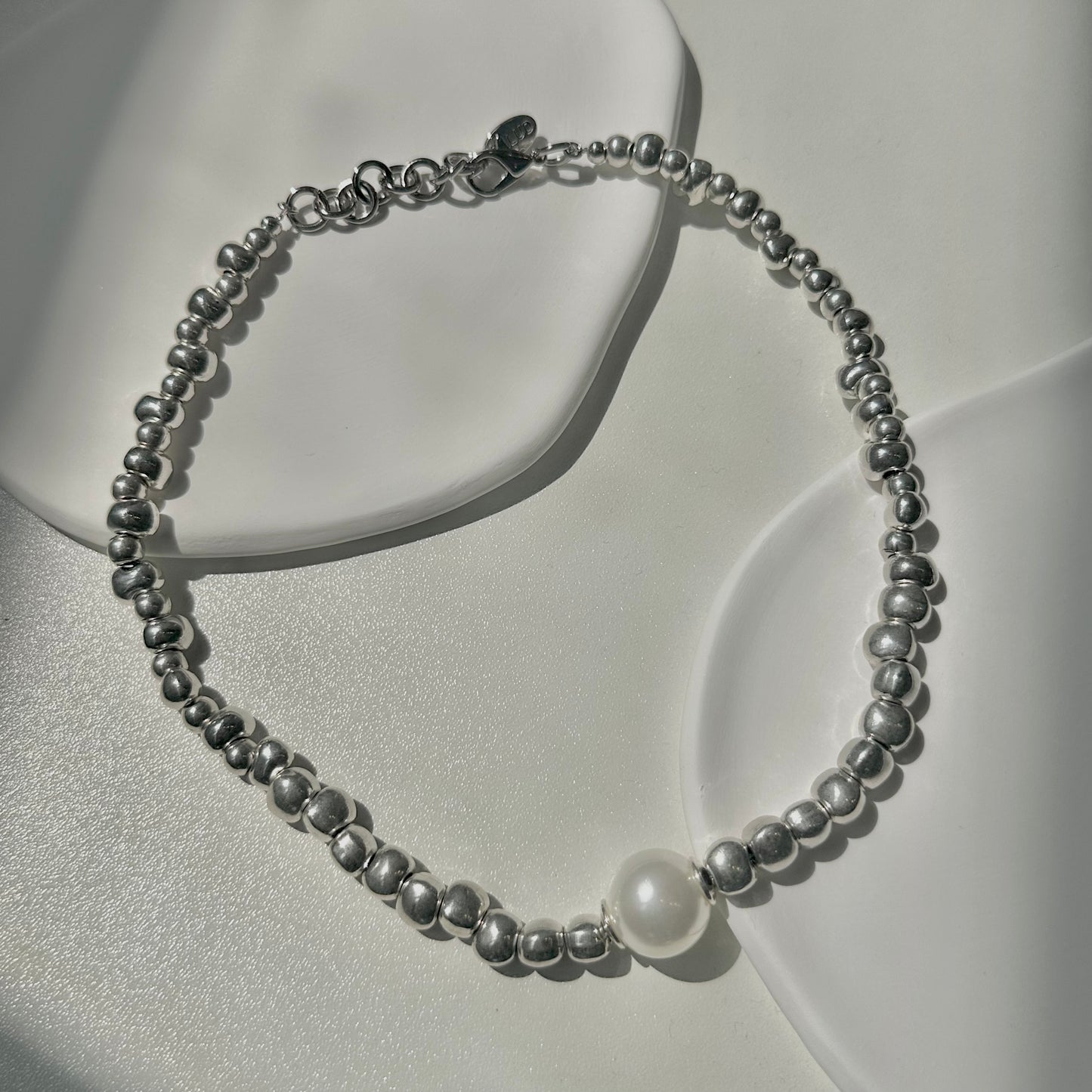 Otro Accesorio 西班牙手工飾物 - Pearl Pebble Choker 大珍珠粒粒頸鏈