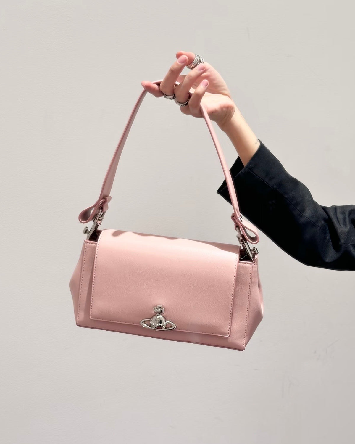 Vivienne Westwood Hazel Handbag 櫻花粉牛皮  [2026絕美限定櫻花粉!]