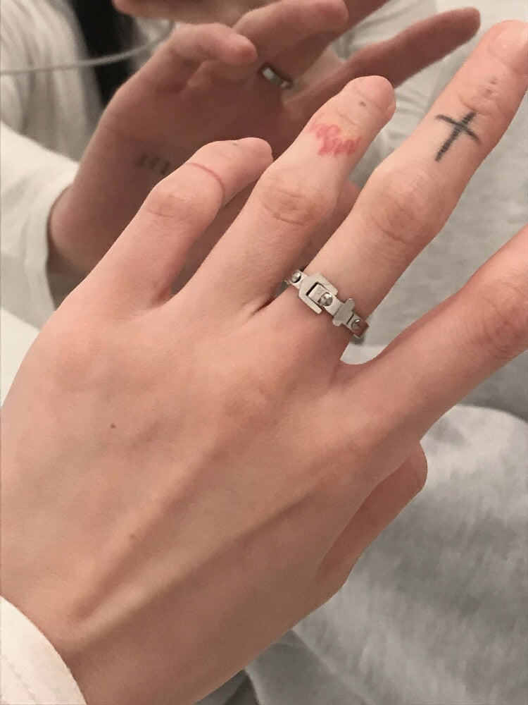 韓國選物🇰🇷 OFUSE Belt Ring