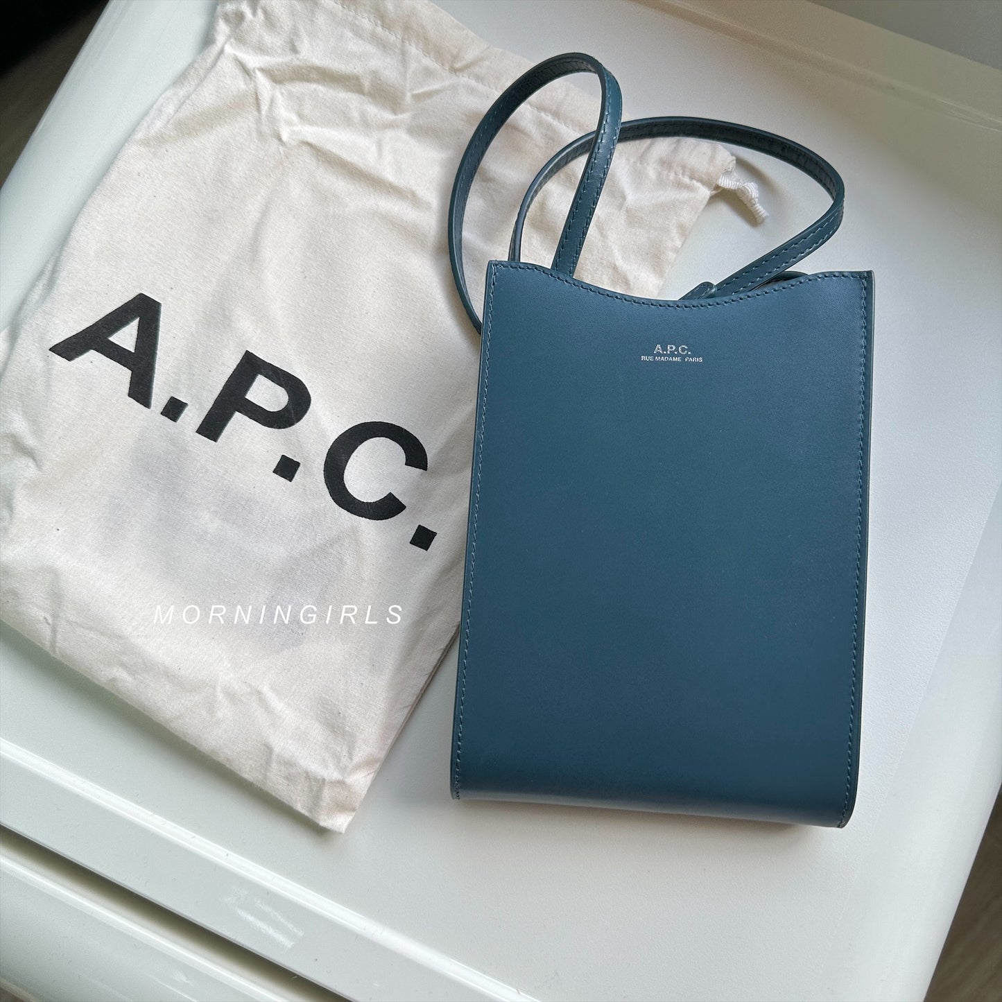 A.P.C. Jamie Neck Pouch 電話包